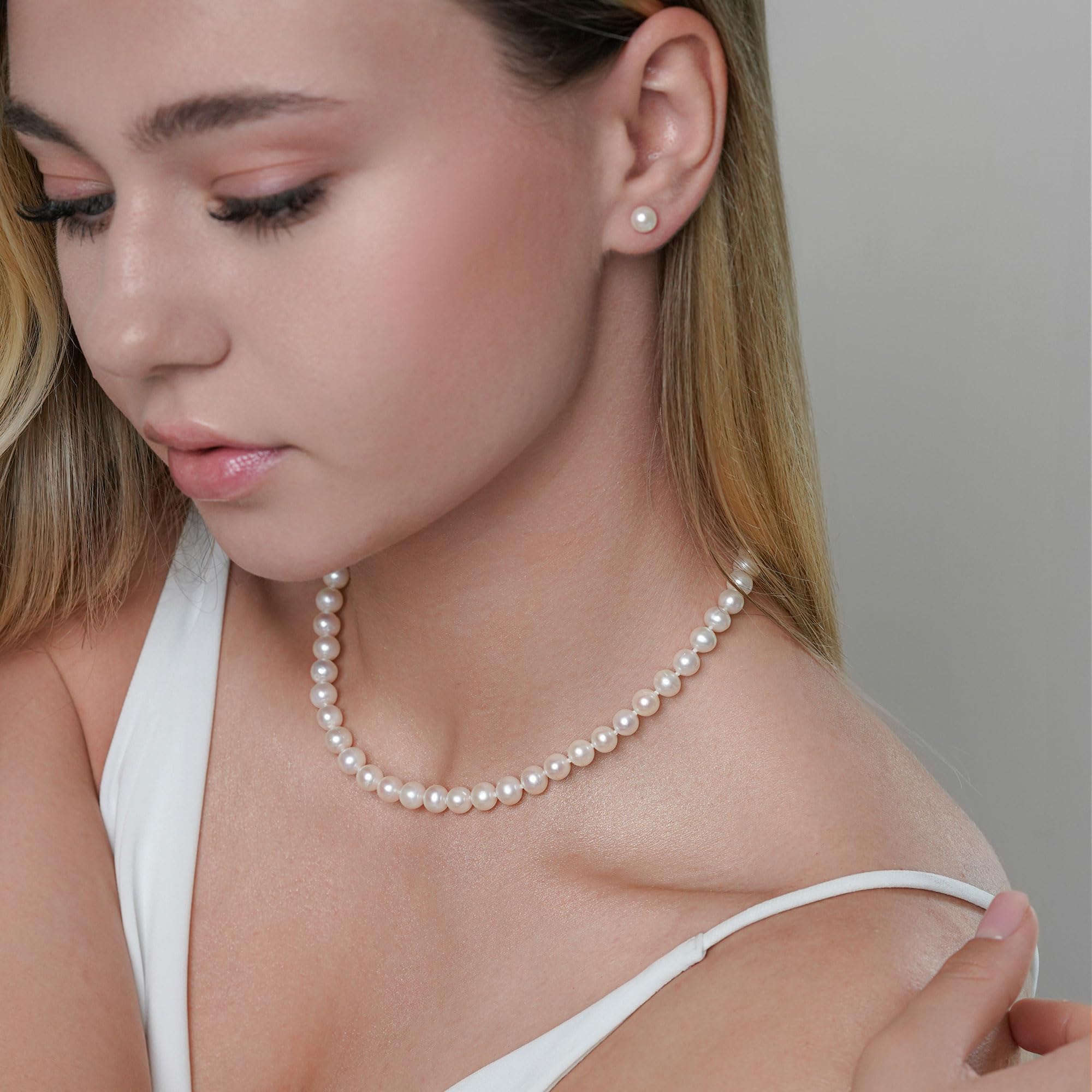 Gaura Pearls Perlenkette Damen Choker – Weiße Süßwasserperlen 8–9 mm • 40–43 cm • 14K Gelbgold plattierter 925 Silber Verschluss • Eleganter Damenschmuck & Geschenk