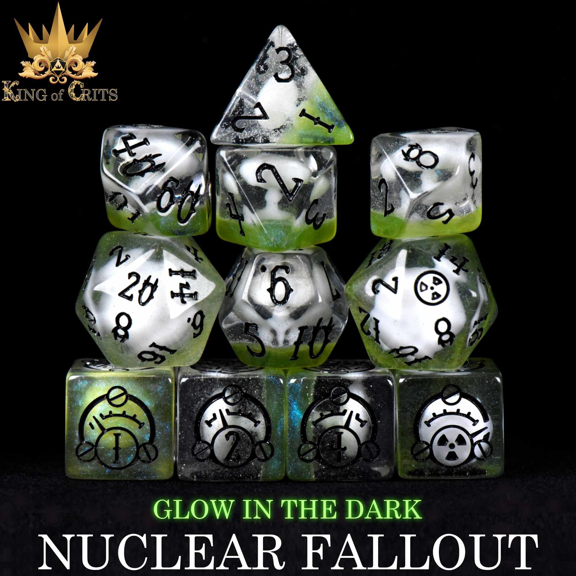 Nuclear Fallout - Juego de 11 dados poliédricos con temática de radiación que brilla en la oscuridad, diseño de nubes de hongos y contadores Geiger DND MTG