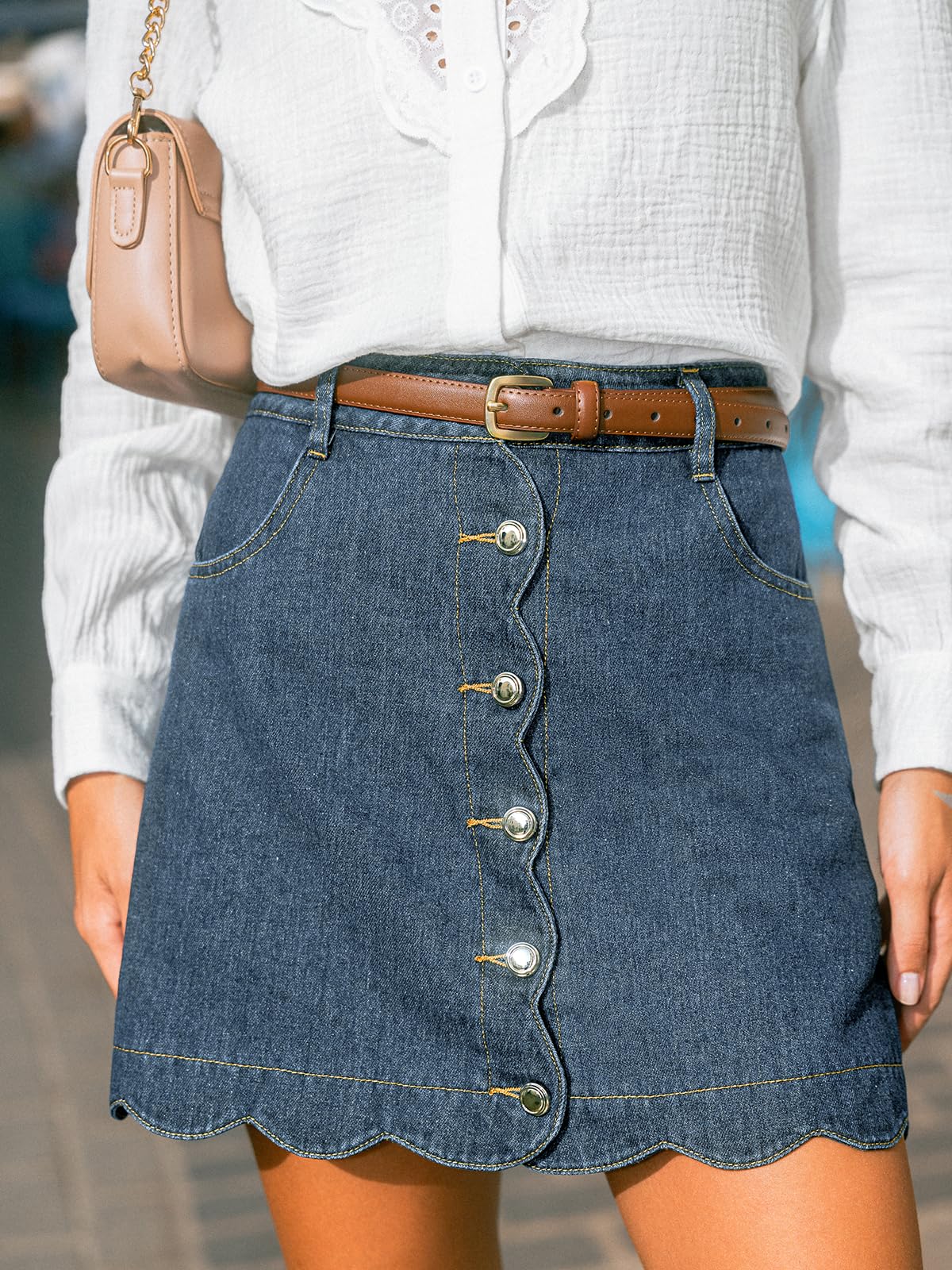 CUPSHE Mini falda vaquera para mujer, cintura alta, dobladillo ondulado, minifalda vaquera informal con bolsillos
