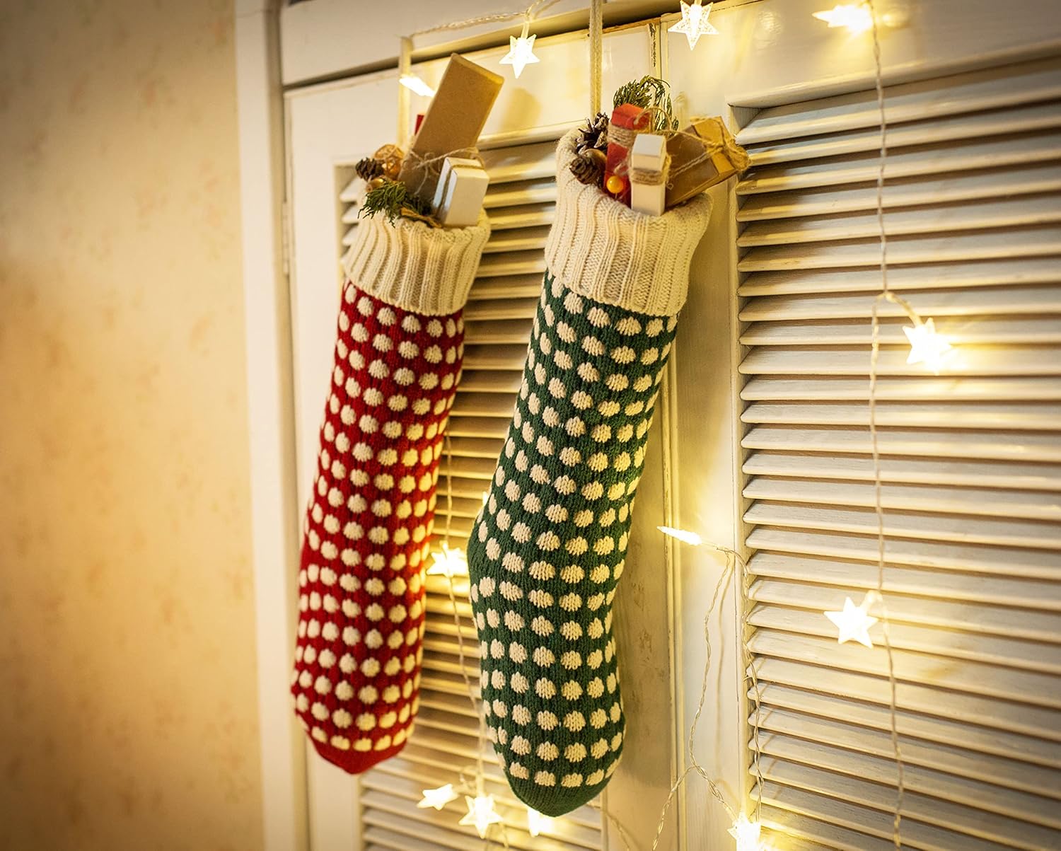 Owlgift 2 Pack 18” Burlap Christmas Stocking, Xmas Fireplace Hanging Stockings for DIY Christmas Party Decoration, Holiday Décor (One Size, Green & Red Dot)