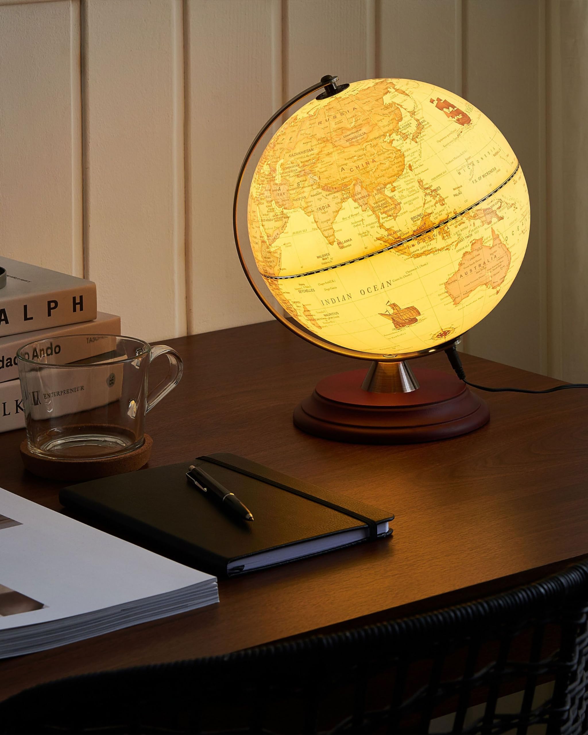 Mappamondo Giallo Girevole con Luce LED Cavo Base MDF Effetto Antico