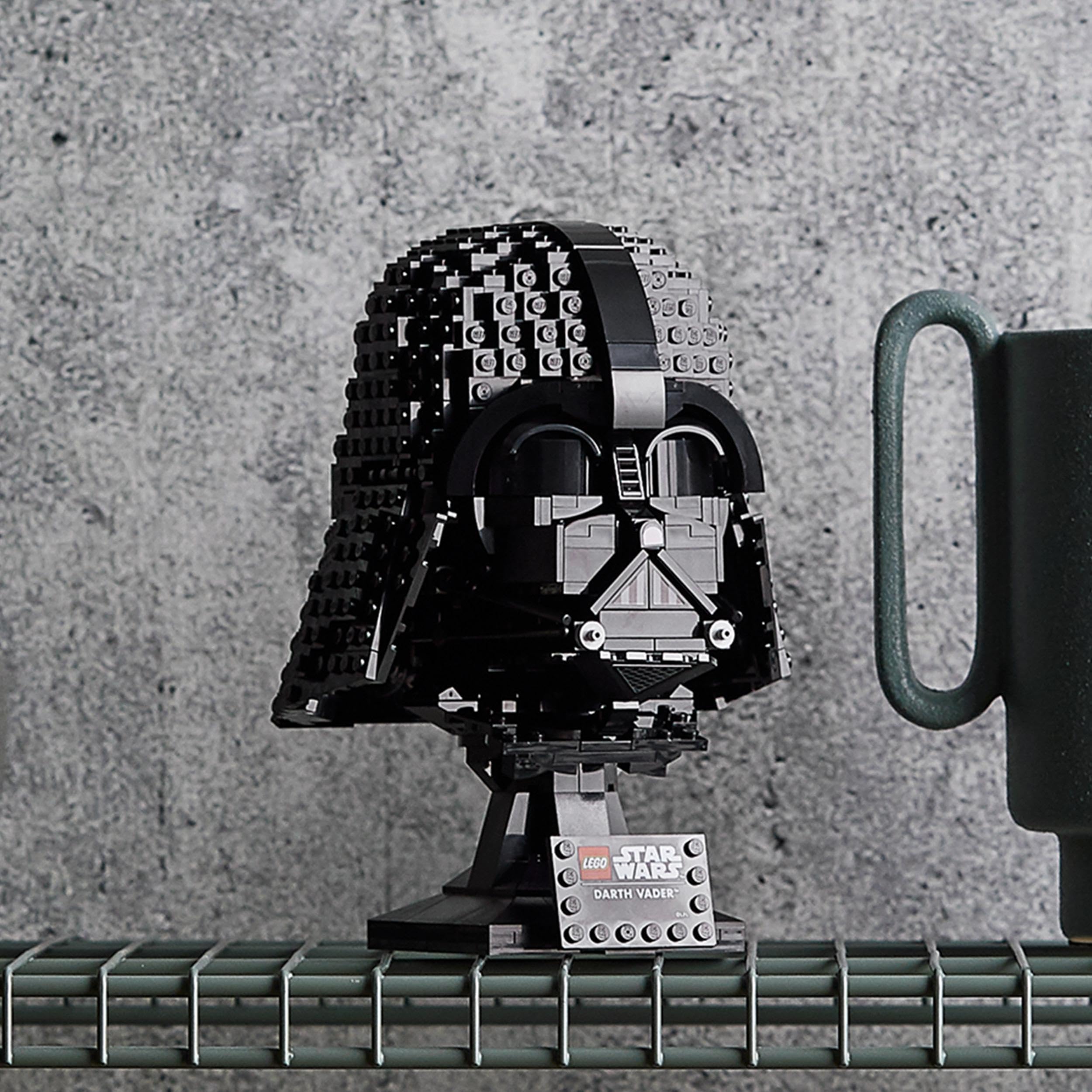 LEGO Star Wars Hełm Dartha Vadera, Zestaw Klocków dla Dorosłych Fanów Gwiezdnych Wojen, Model Hełmu do Zbudowania, Pomysł na Prezent dla Mężczyzn i Kobiet, 75304