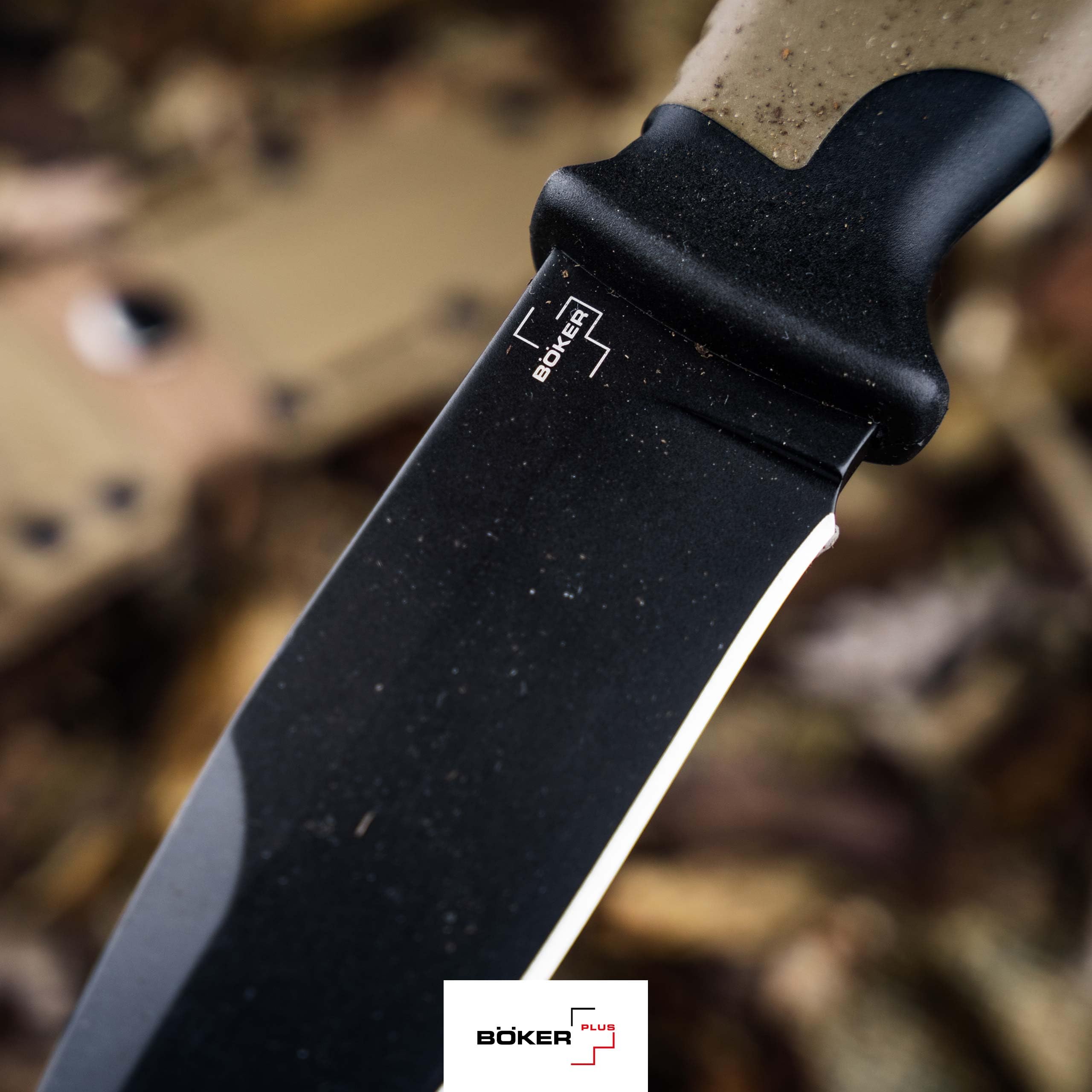 BÖKER PLUS® Desertman - feststehendes Fahrtenmesser mit 11,5 cm schwarzer Sandvik Klinge - Spearpoint Outdoor-Messer mit GFK & TPR Griff in KU-Scheide für Pfadfinder