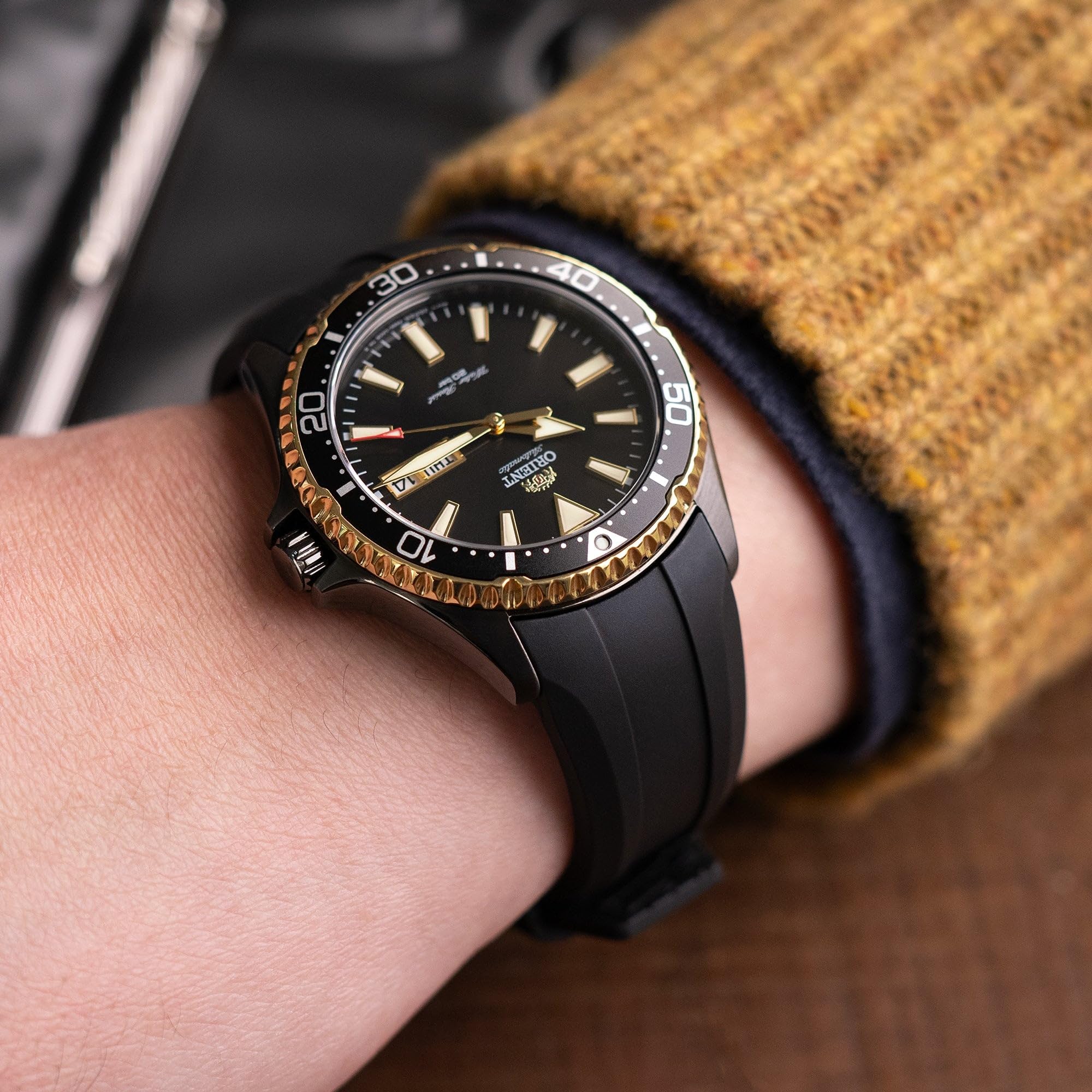 MiLTAT Wheels FKM Gummi-Uhrenarmband, kompatibel mit Orient Kamasu, Schnellverschluss, 22 mm, Schwarz