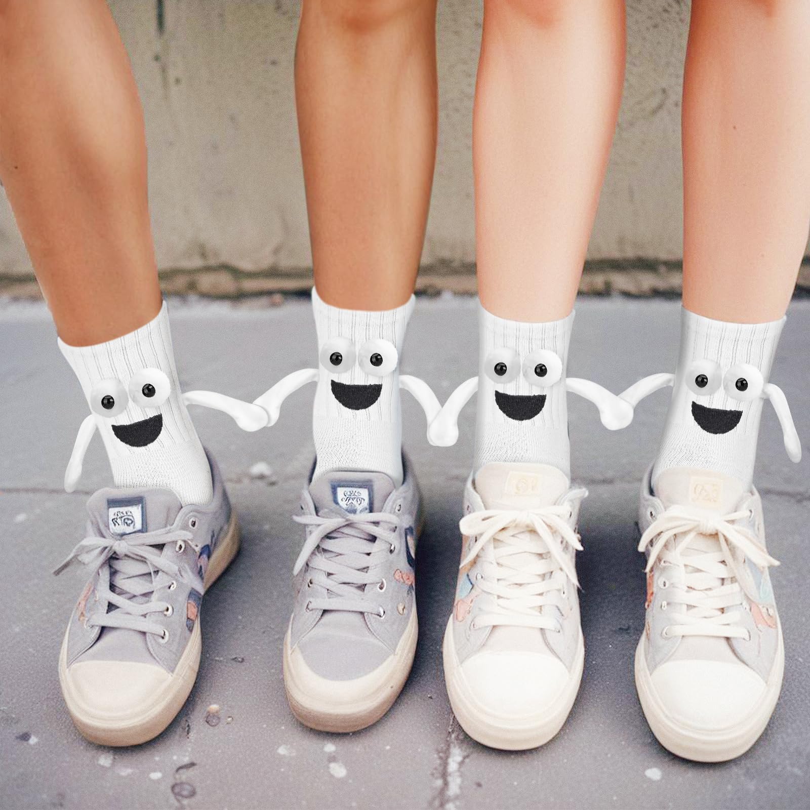 2 pares de calcetines magnéticos que se sostienen de la mano, regalos divertidos para mujeres, hombres, adolescentes, parejas, rellenos de calcetines de Navidad, regalos de broma