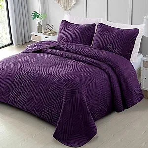 Exclusivo Mezcla California King Quilt Bedding Set, Lightweight Deep Purple Oversized King Bedspreads Soft Modern Geometric Coverlet Set for All Seasons (1 Quilt and 2 Pillow Shams)