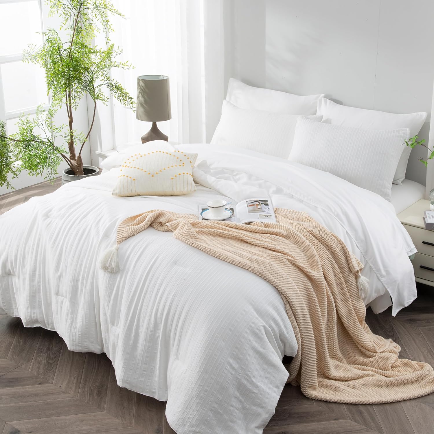 Qucover King Size Comforter Set, White, Bed in a Bag