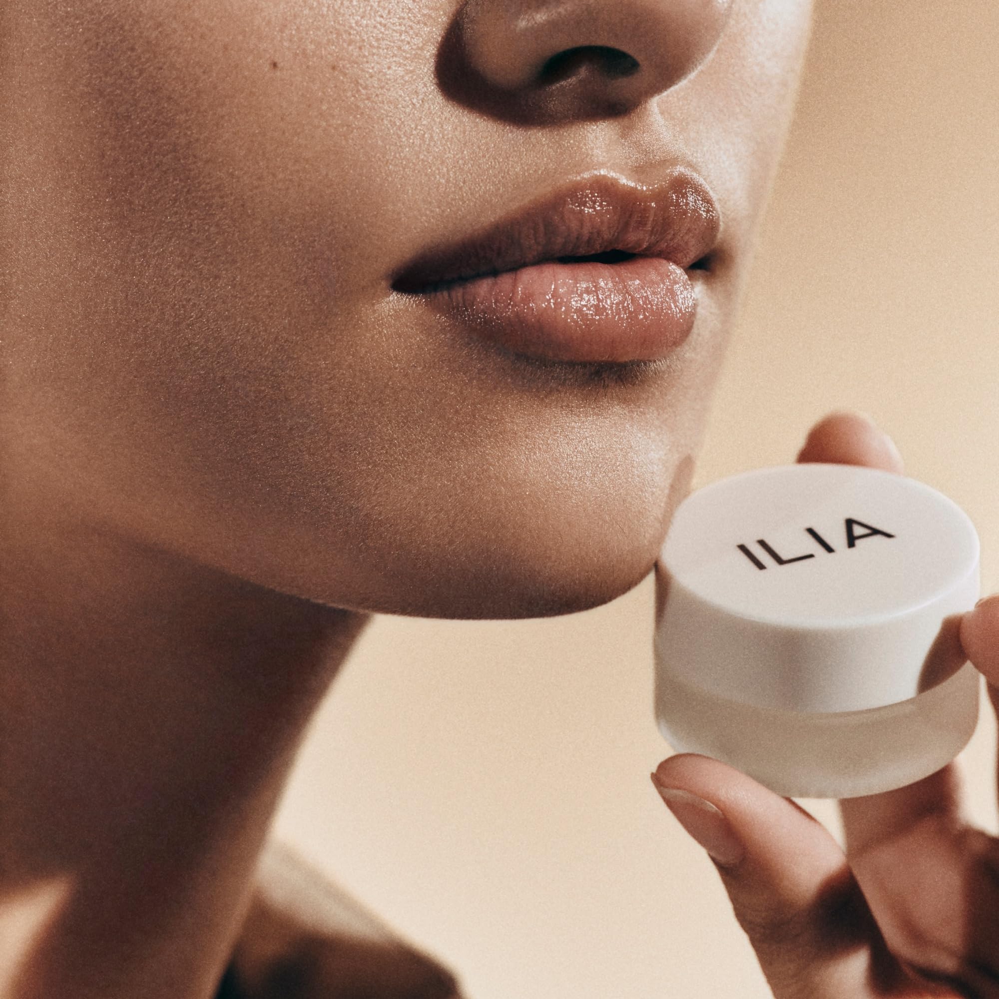 ILIA Lip Wrap Overnight Treatment Mask – Exfoliating Lip Hydration