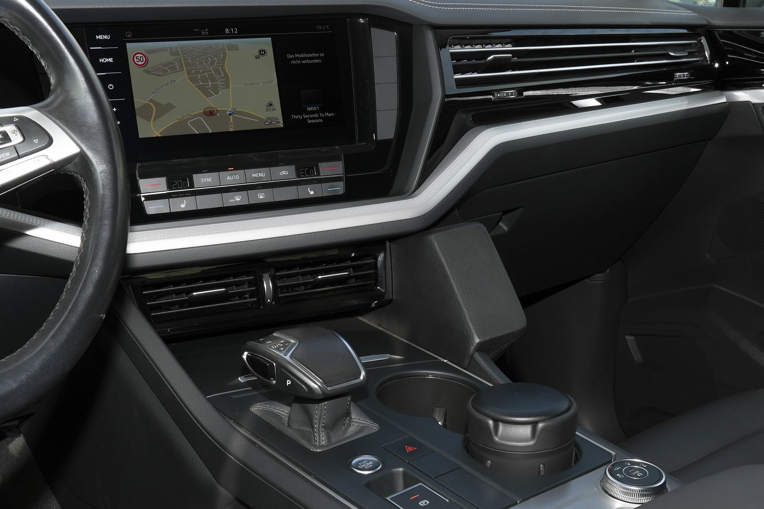 KUDA Handyhalterung passend für VW Touareg III ab 2018 - Telefonkonsole für Smartphones, Handy, Navi und mehr - Kunstlederkonsole, schwarz, 4465