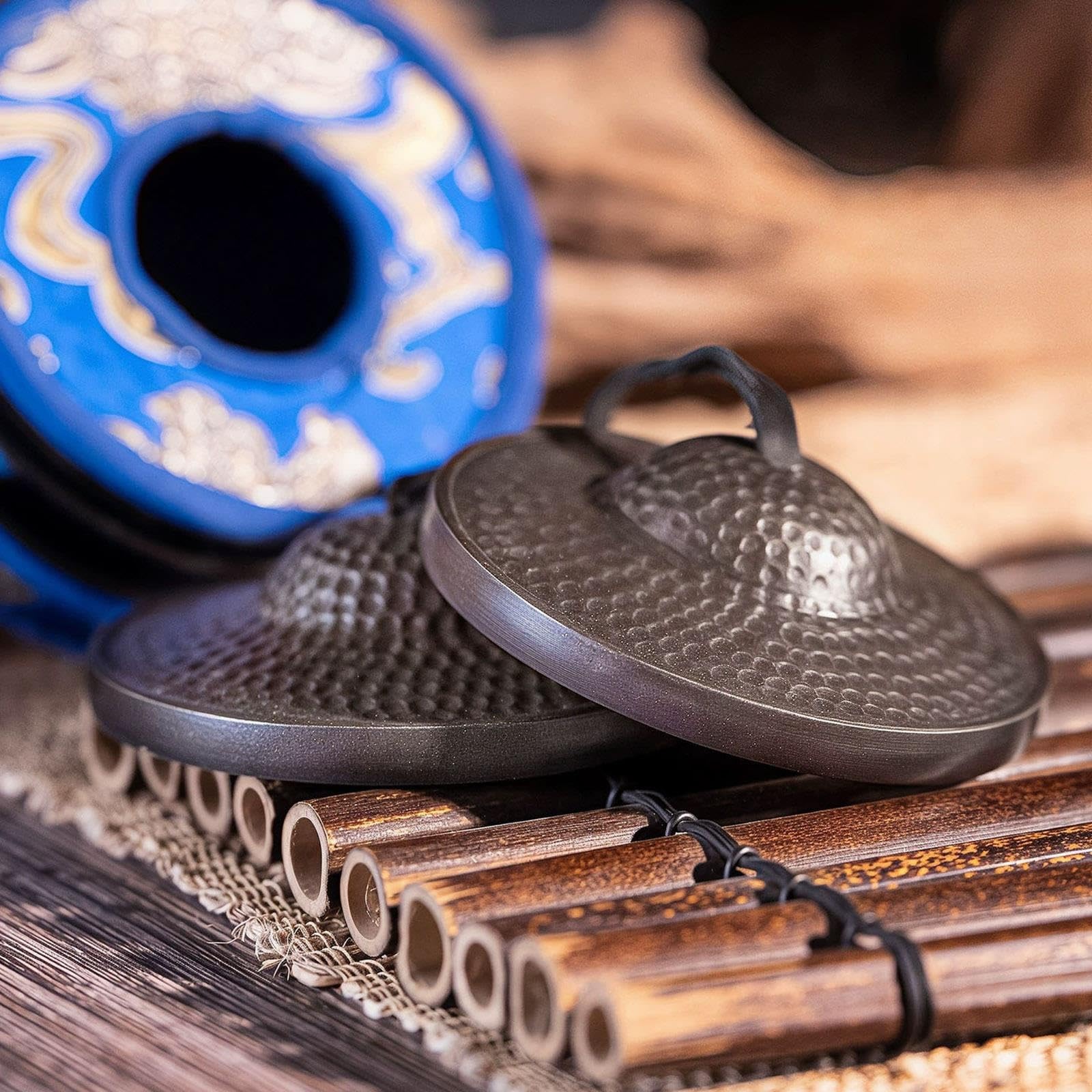 Ręcznie robione dzwonki Ting-Sha o średnicy 8 cm z etui Kirin
