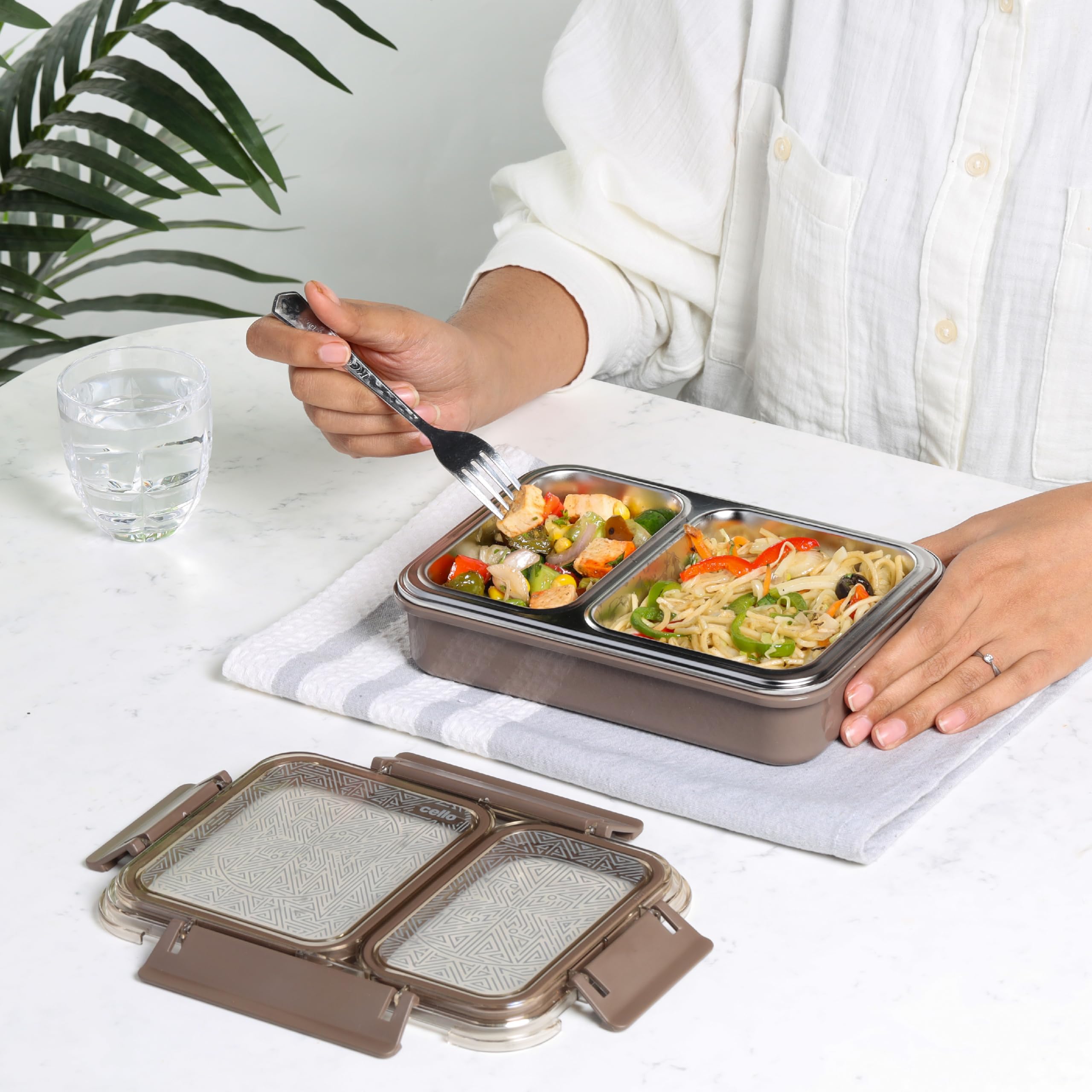 CELLO Duo Medium PU Insulated Lunch Box | Inner Stainless Steel Compartment | Unbreakable Lid with with 4 Sided Click Locks | Ideal for College,Office, Outdoor Activities | Brown, Set of 1 (B0CYTCHG62) Amazon Price History, Amazon Price Tracker
