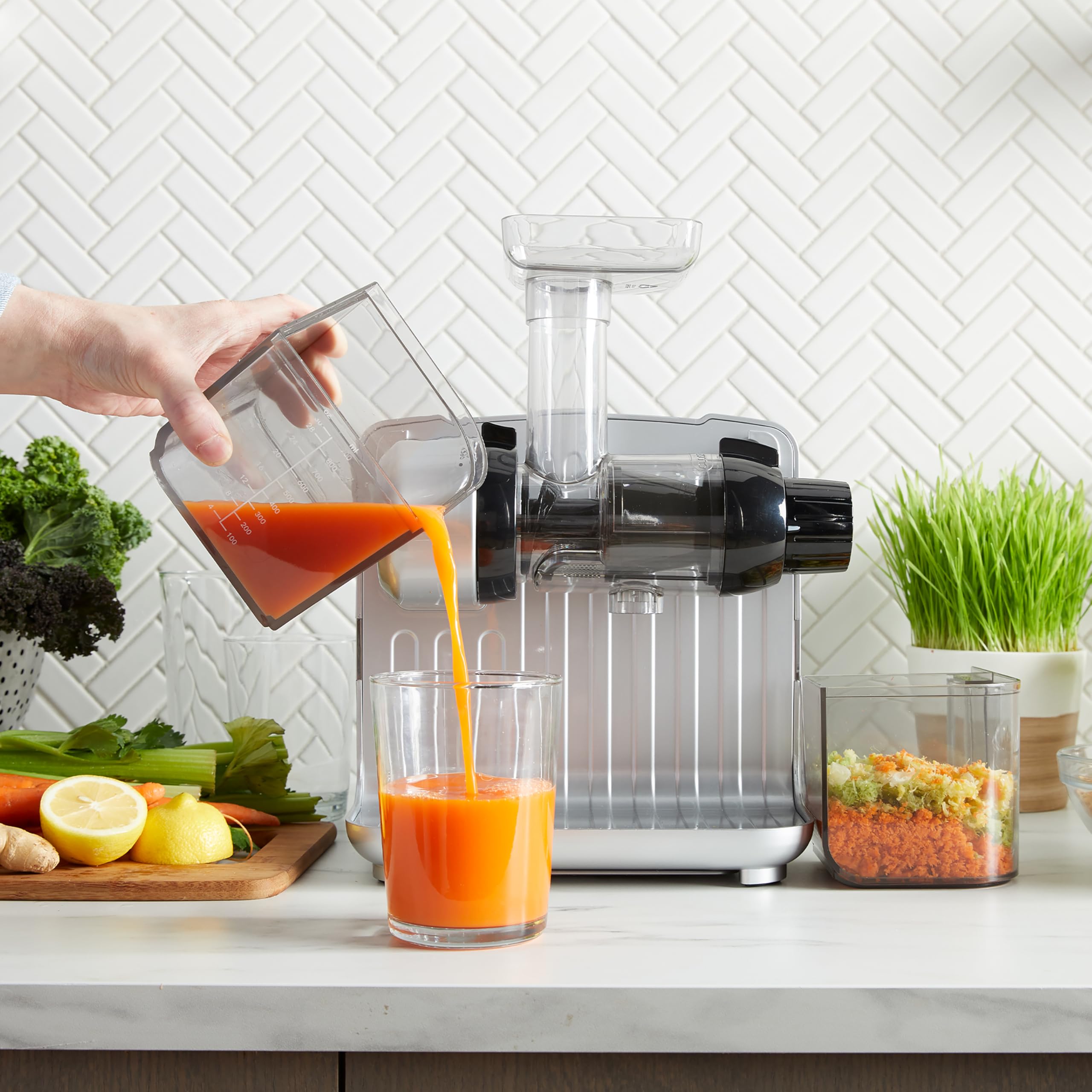 Omega Juicer Cold Press 365 Slow - Detailed View