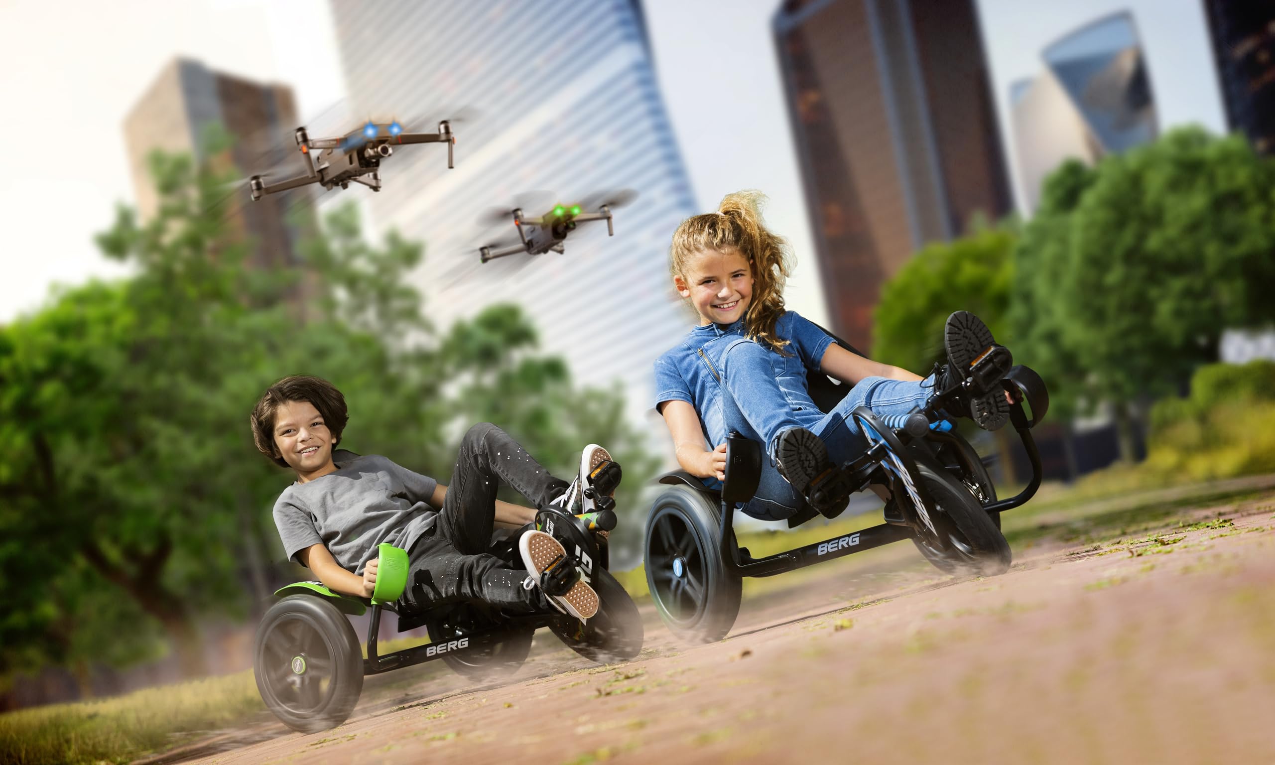 BERG Pedal-Gokart Street-X Vibes | KinderFahrzeug, Tretfahrzeug mit hohem Sicherheitsstandard, Kinderspielzeug geeignet für Kinder im Alter von 6-12 Jahren, Groß