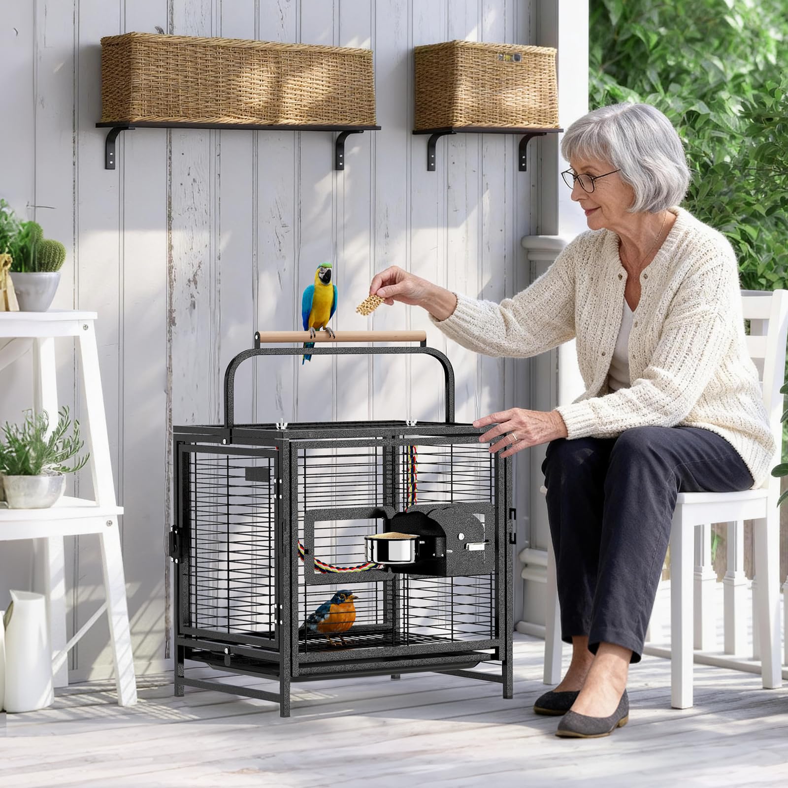 LEADZM Jaula para periquitos y loros, jaula de transporte portátil con mango de madera, jaula de hierro resistente con bandeja extraíble, 65 x 48 x 37 cm
