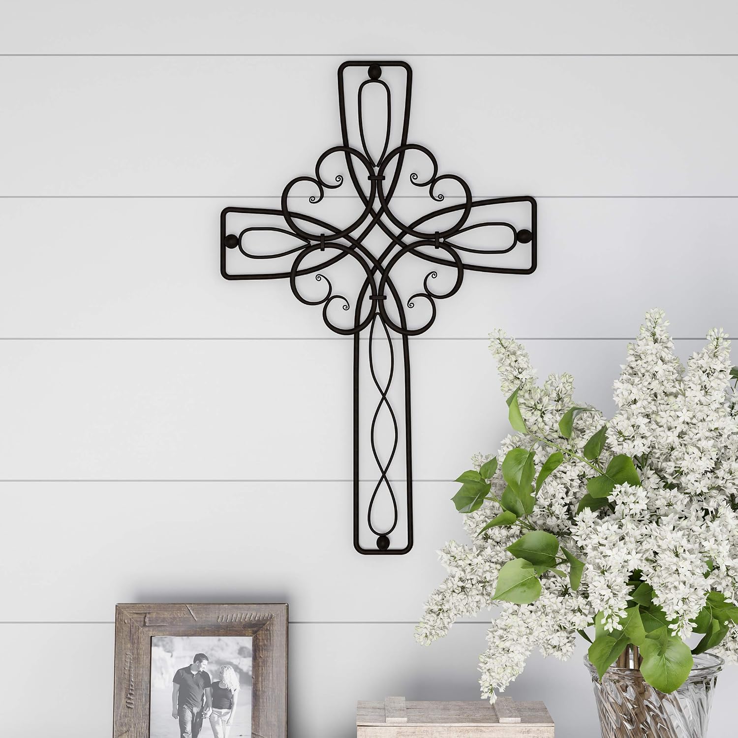 Lavish Home Handmade Short Flat White Mango Wood Vase Metal Cross Floral Scroll Design-Rustic Handcrafted Religious Wall Art for Decor in Living Room Bedroom