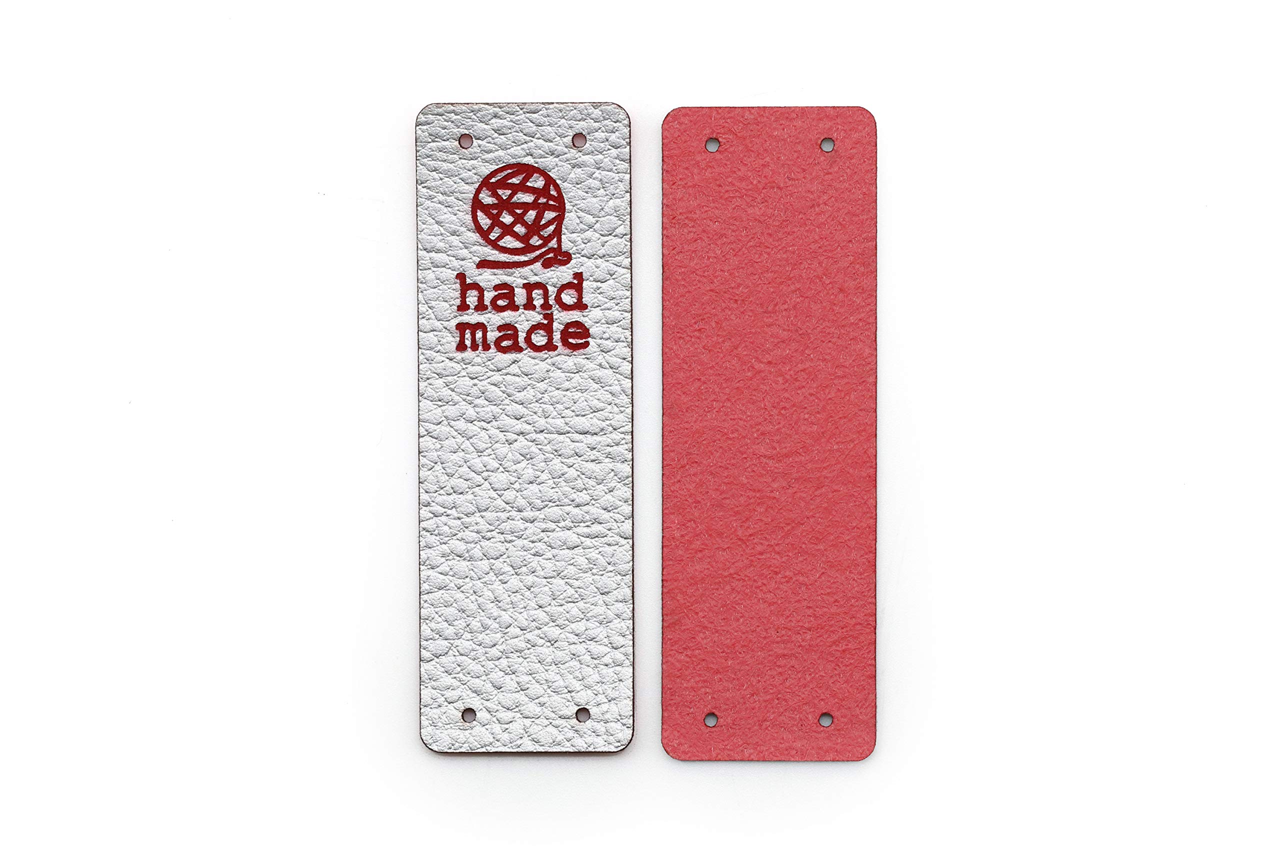 Etichette Personalizzate Handmade Pieghevoli PU - Rosso-Argento Mod. HMD Gomitolo hand made- Tag Handmade Etichette da cucire su prodotti fatti a mano (30 Pezzi - Testo Personalizzato)