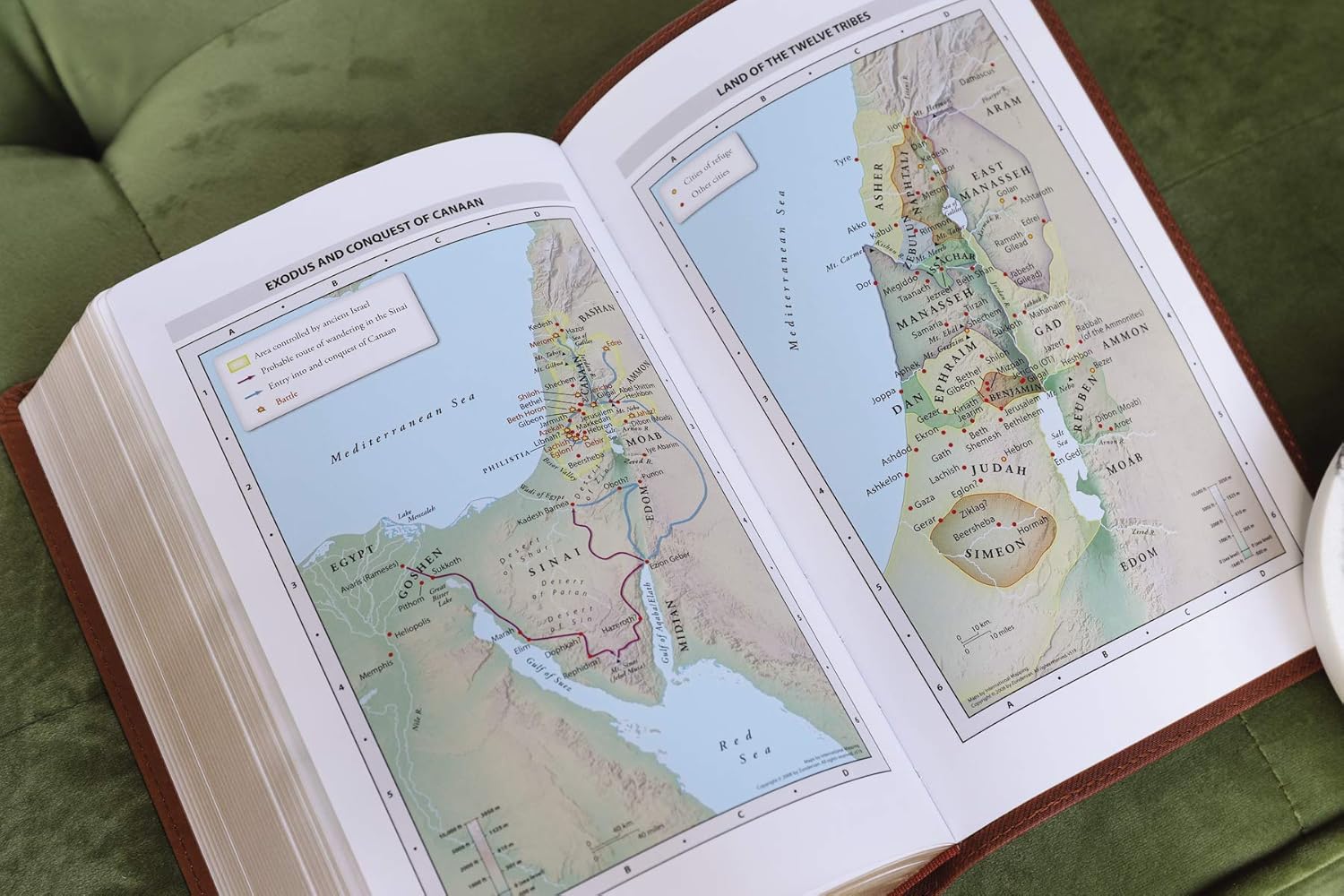 NIV, Personal Size Bible, Large Print, Leathersoft, Brown, Red Letter, Comfort Print - Image 9