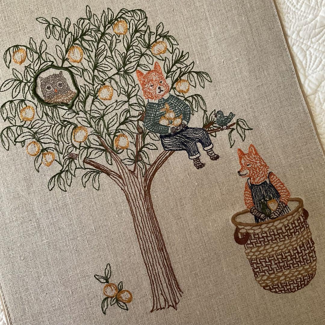 Amazon.co.jp: コーラル&タスク 刺繍絵 インテリア 額絵 : ホーム