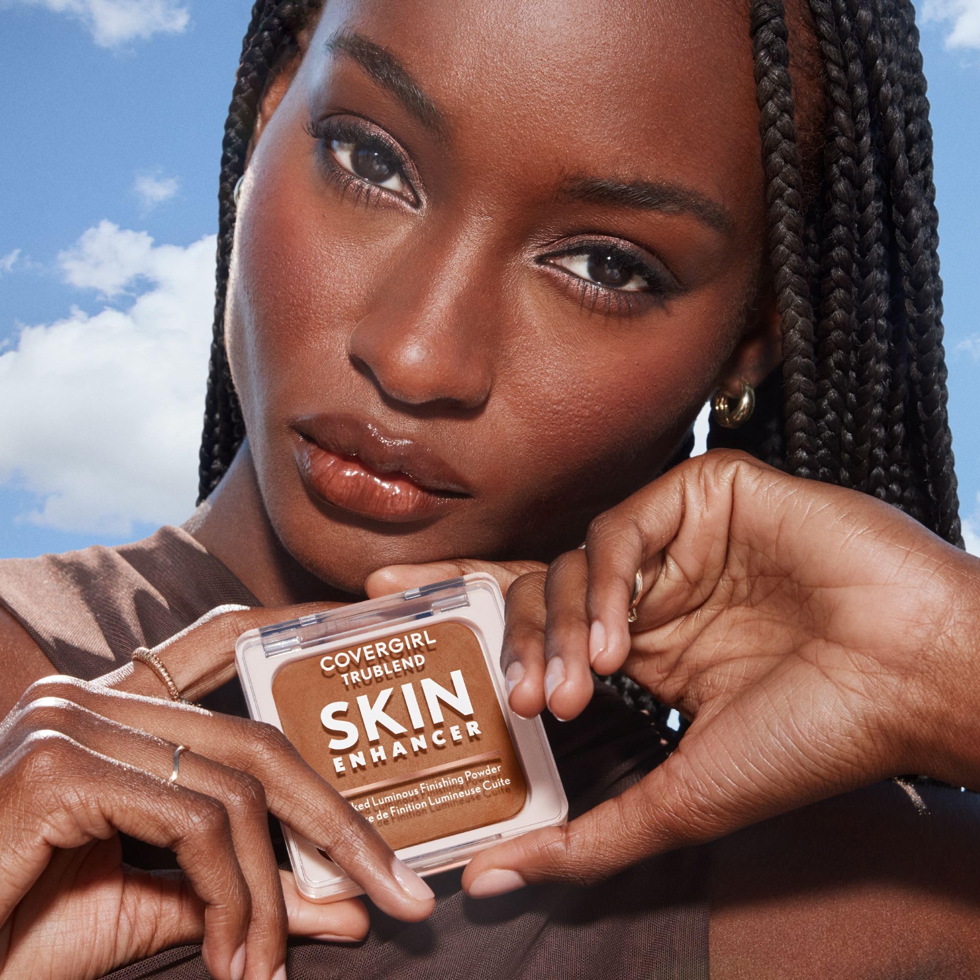 COVERGIRL TruBlend Skin Enhancer Baked Luminous Finishing Face Powder, with Hyaluronic Acid and White Rose Extract, Sheer & Buildable - 510 Snickerdoodle — view 5