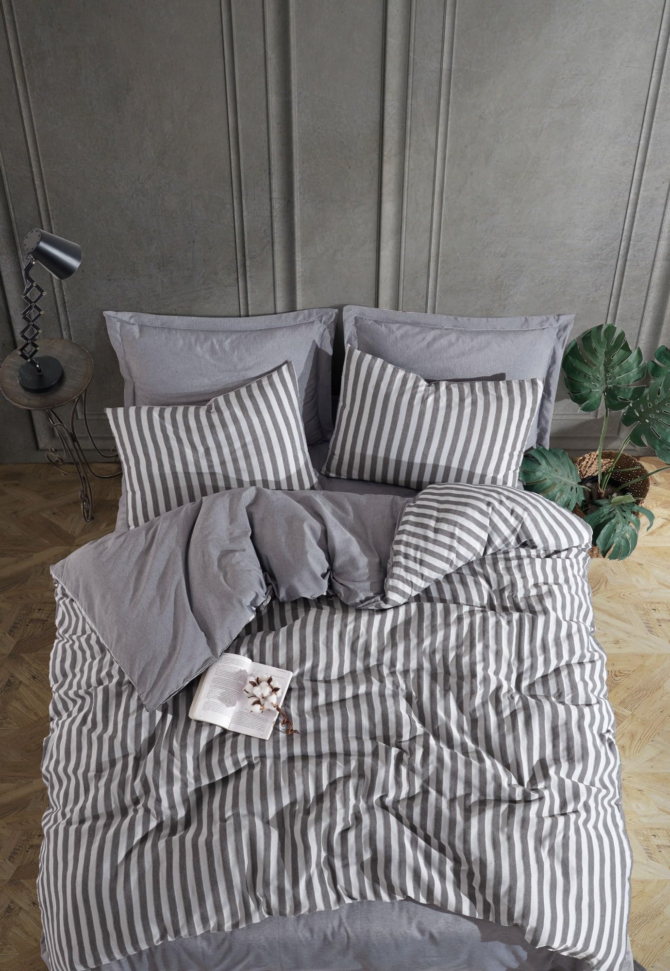 Nuit Des Rêves Double Quilt Cover Set (200 x 200 cm), Black, 70% Cotton/30% Polyester, 2 Pillowcases (80 x 80 cm), Machine Washable, Elegant Button Closure