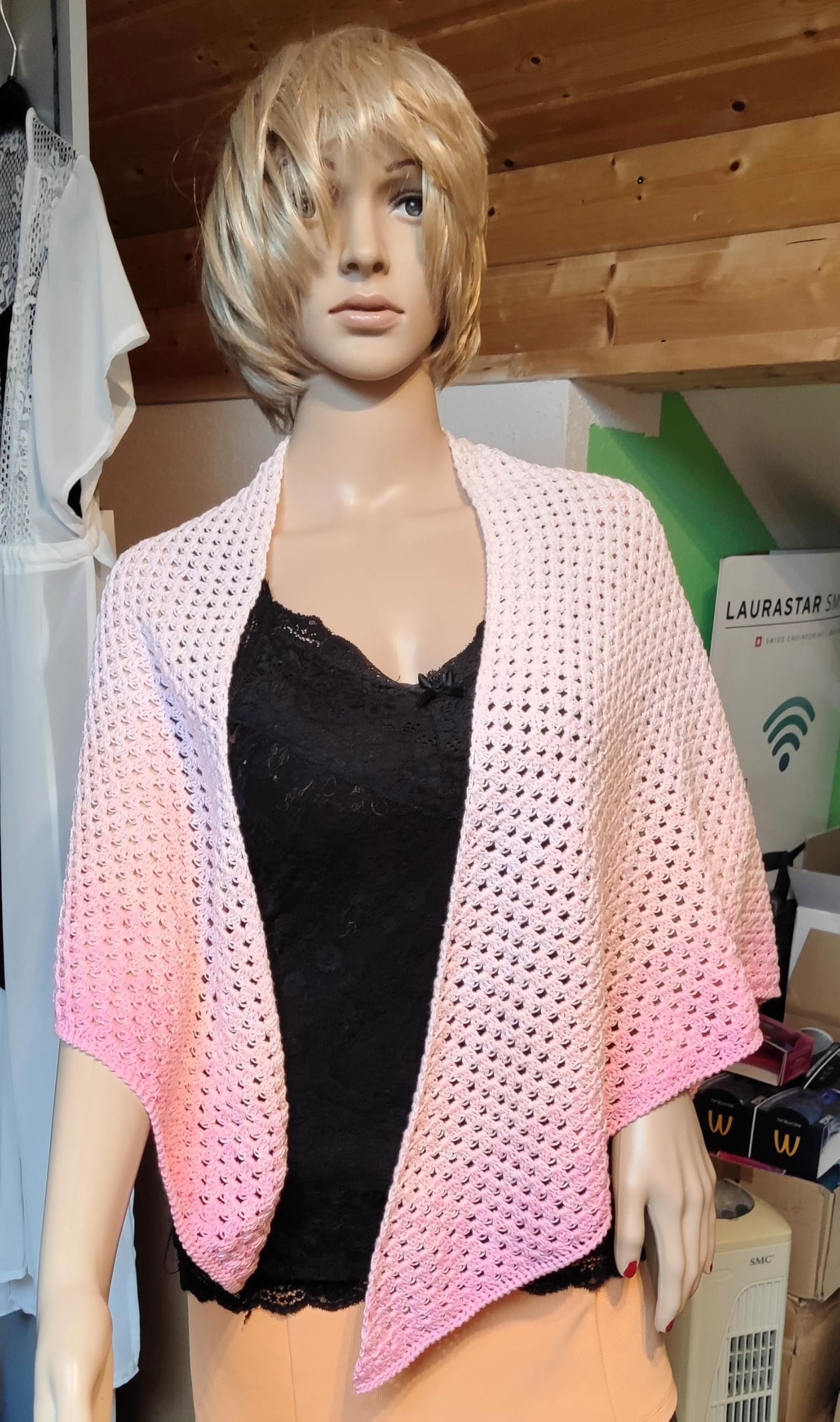 AngiesStrickZauber : Handgemacht/Wickelschal/Schal/gehäkelt/Farbverlaufsgarn/Dreieckstuch/Tuch/Loop