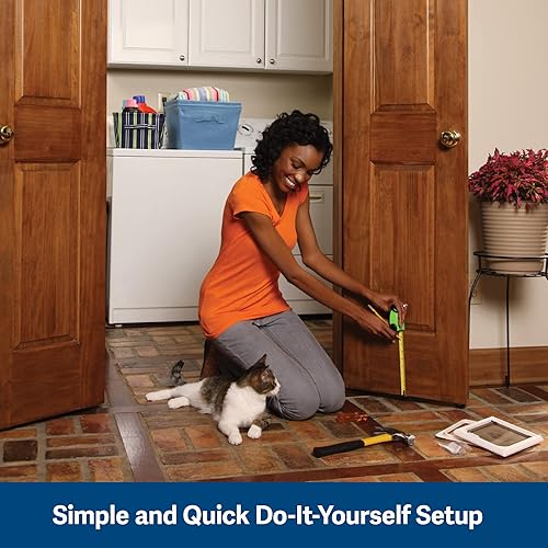 Miniatura 5 de PetSafe Interior Cat Doors - Puerta de bloqueo de 2 vías o 4 vías - Túnel para puerta de pasillo de gato - Privacidad para caja de arena - Fácil de