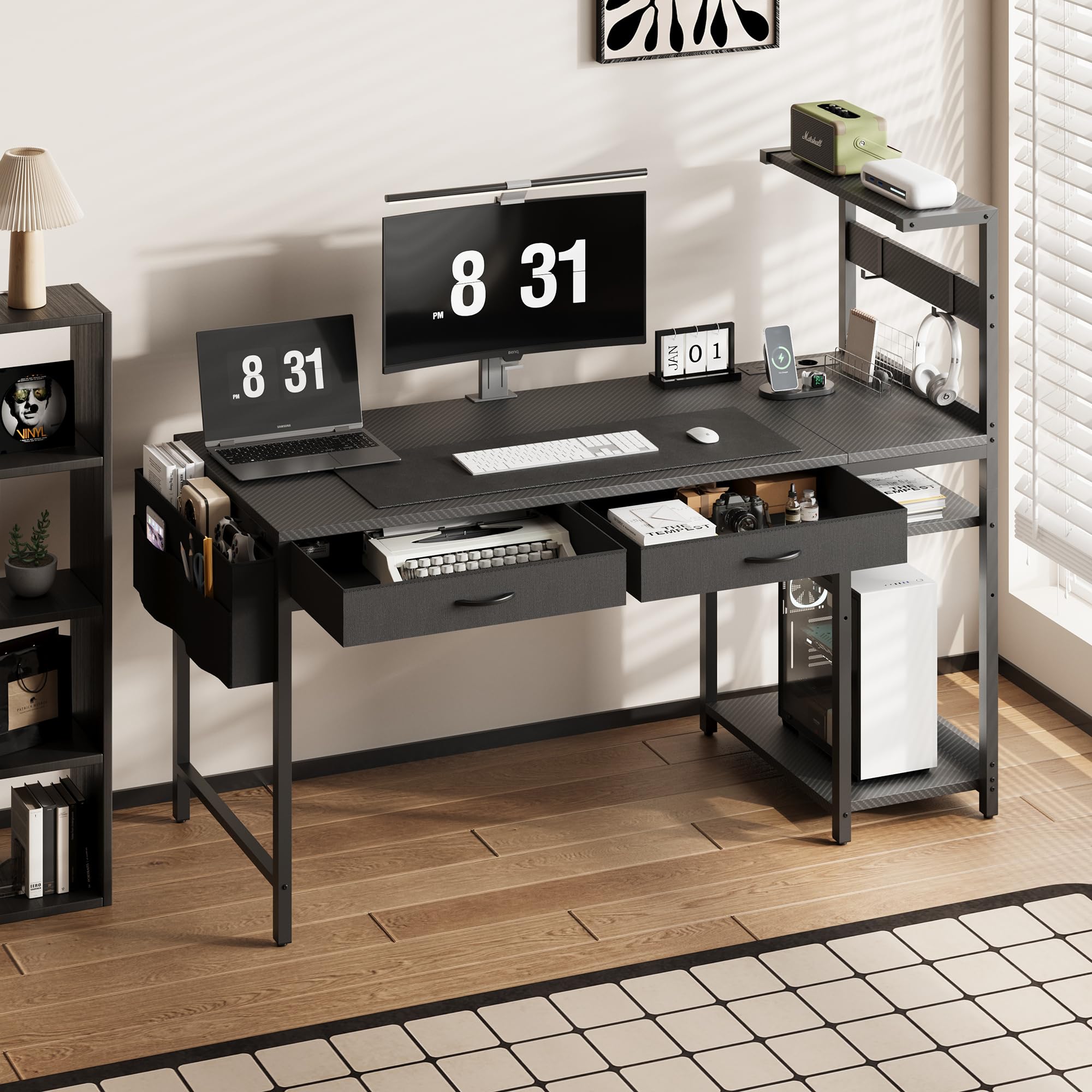 YOUDENOVA Scrivania Gaming Reversibile con LED e Multipresa, Scrivania per Computer 120 cm Compatta con 2 Cassetti, Mensola Regolabile, Tavolo PC per Piccole Camere e Uffici Domestici Nero