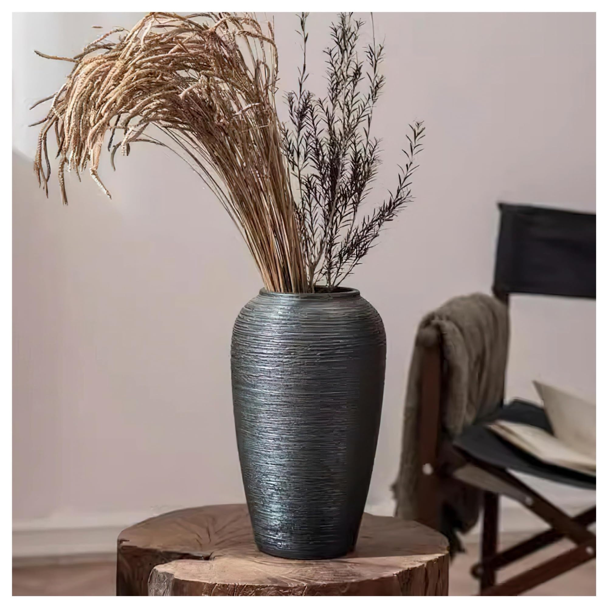 Vase en argile noir résistant pour sublimer vos fleurs