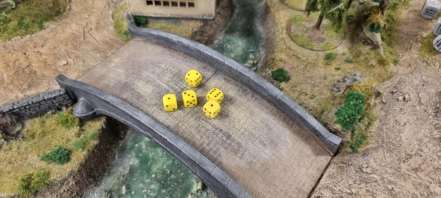 Warlord Games 30 x Yellow Spot Dice - 10mm
