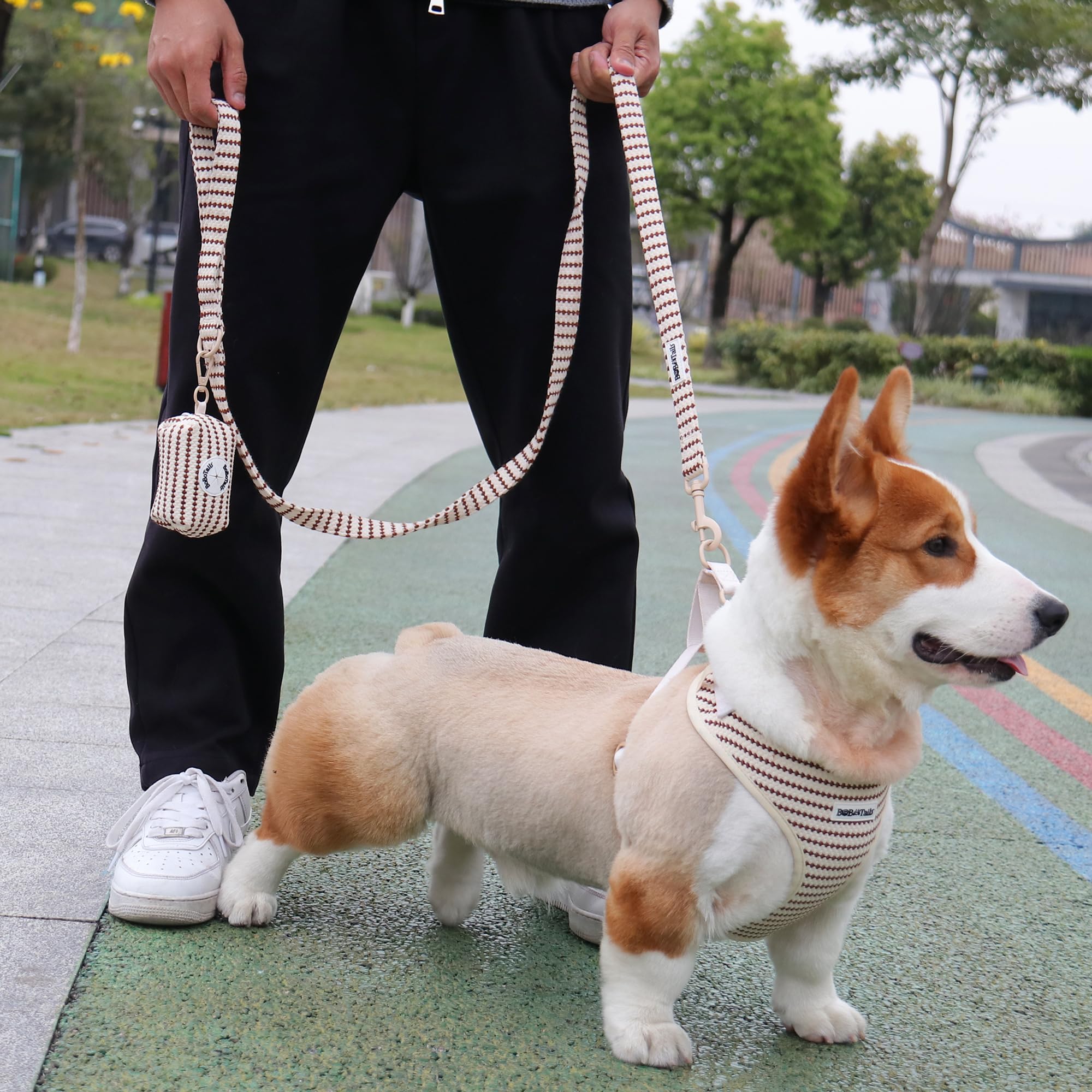 Arnés sin tirones para perros pequeños y medianos, chaleco ajustable con clip lateral, suave, transpirable, arneses de moda para caminar, correr, ir de compras (beige, XXS)