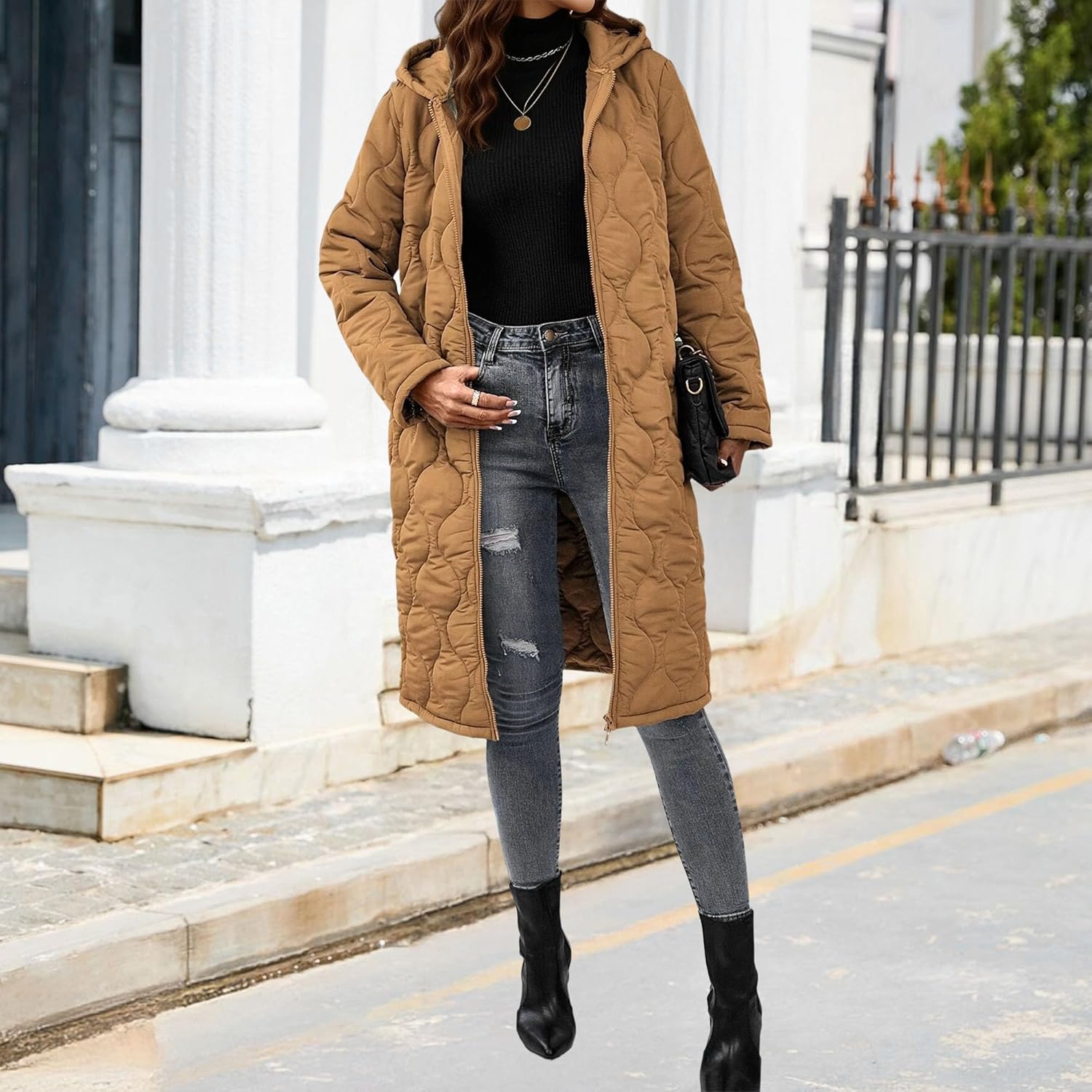 Women’s Long Hooded Puffer Coat Quilted Winter Jacket Warm Down Coat Stylish Winter Outerwear for Women with Pockets