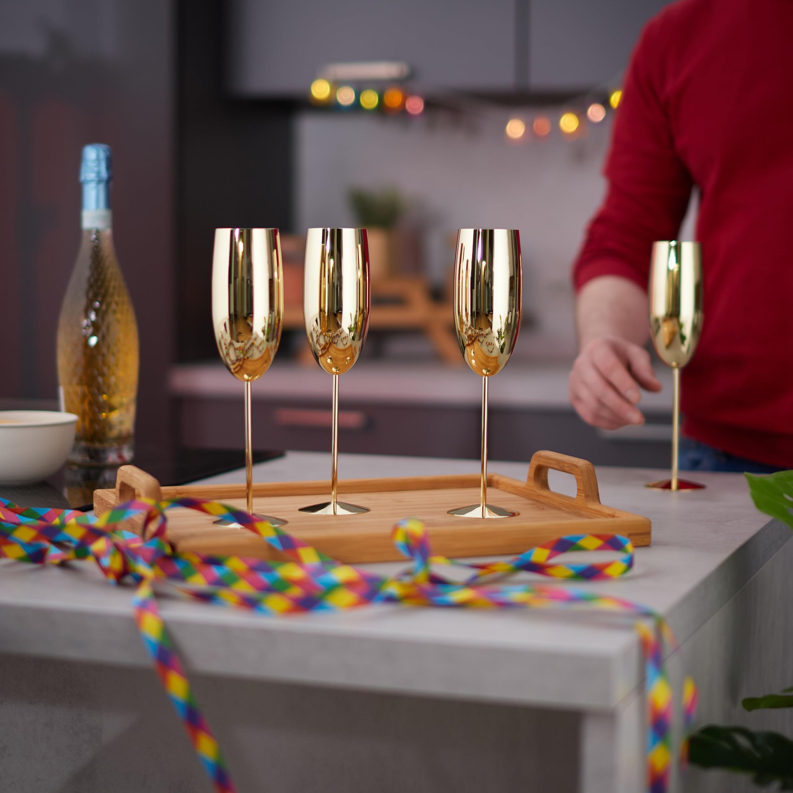 Relaxdays Sektgläser Edelstahl, 4er Set, bruchsicher, Lange Kühlwirkung, 250 ml, Champagnergläser für unterwegs, schwarz