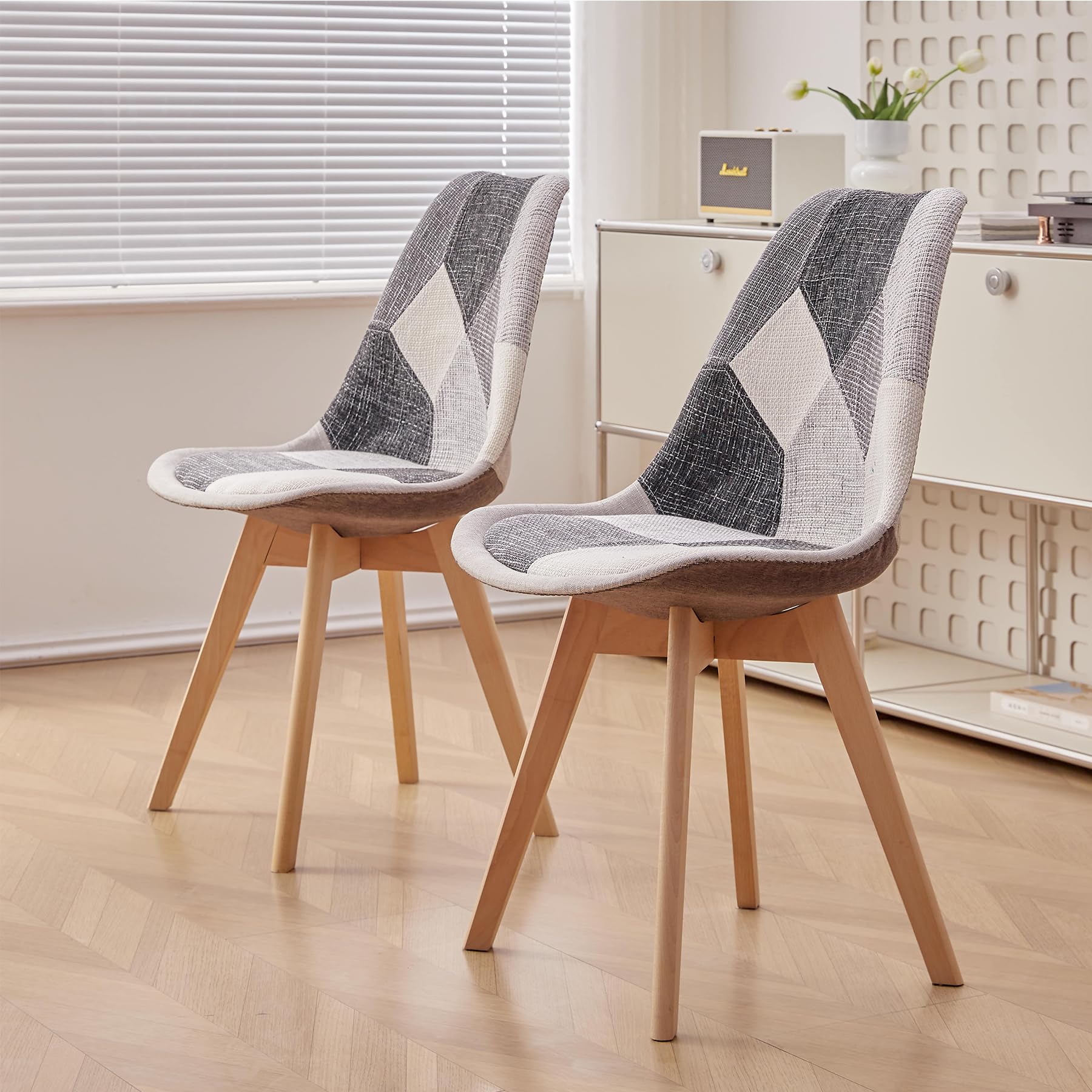 HJhomeheart Set di 2 Sedie da Pranzo in Tessuto Patchwork con Cuscino del Sedile e Gambe in Legno Massello per Sala da Pranzo, Soggiorno, Cucina, ecc. (Grigio Patchwork)