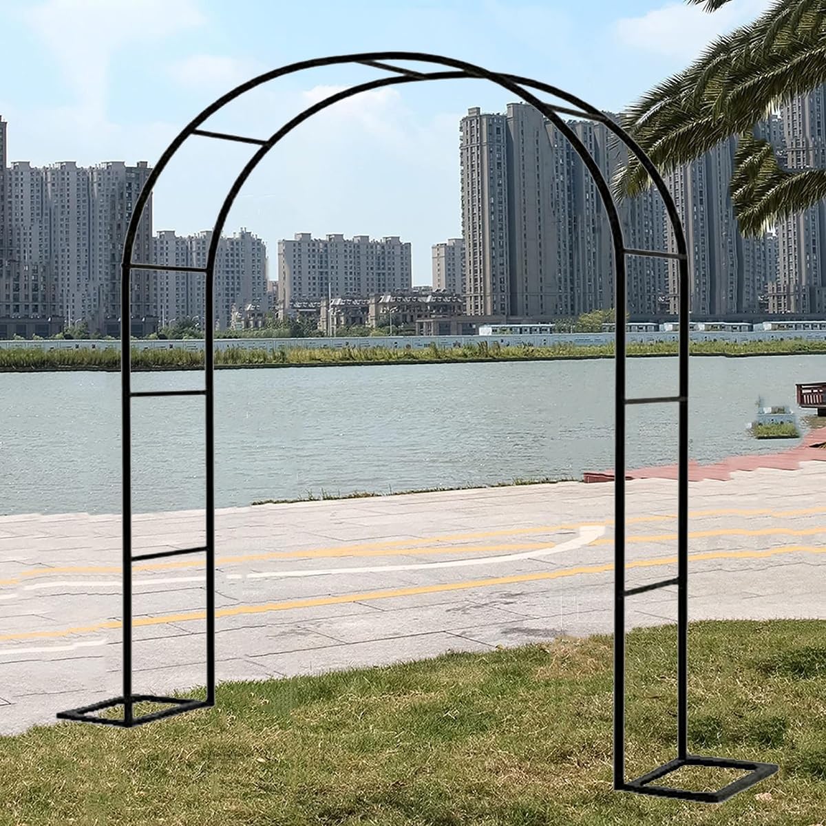 Arco de pérgola de metal negro con estructura de acero para decoración exterior de patios