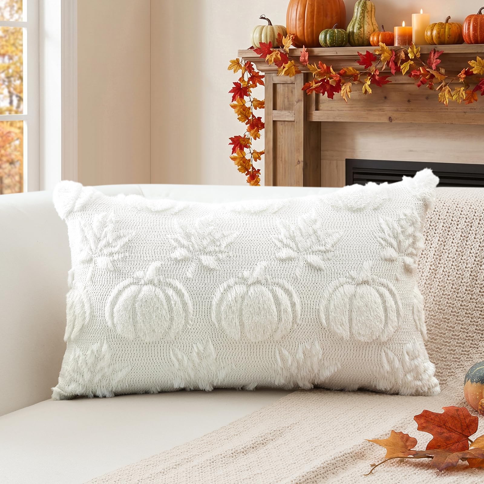 Sungeek Fall Cushion Covers 30x50cm, Pumpkin Maple Leaves Autumn Thanksgiving Decoration Throw Pillow Covers Farmhouse Soft Plush Faux Fur Pillow Case for Sofa Bedroom Living Room, Cream White