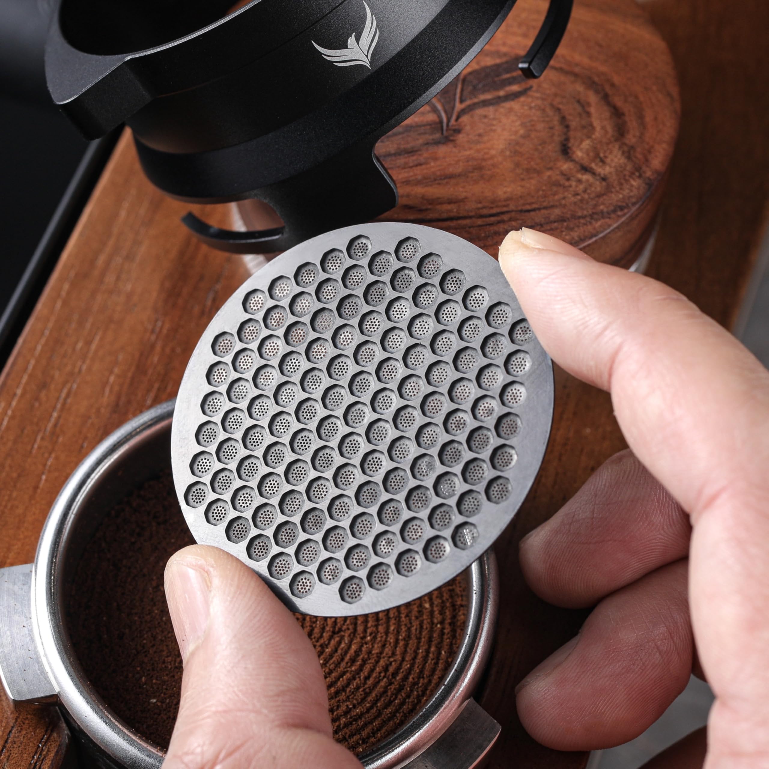 NOTSEK Schermo a disco da 58,5 mm, V2 da 0,8 mm di spessore, per portafiltro da 58 mm, schermo espresso in acciaio inossidabile 304 con scatola in