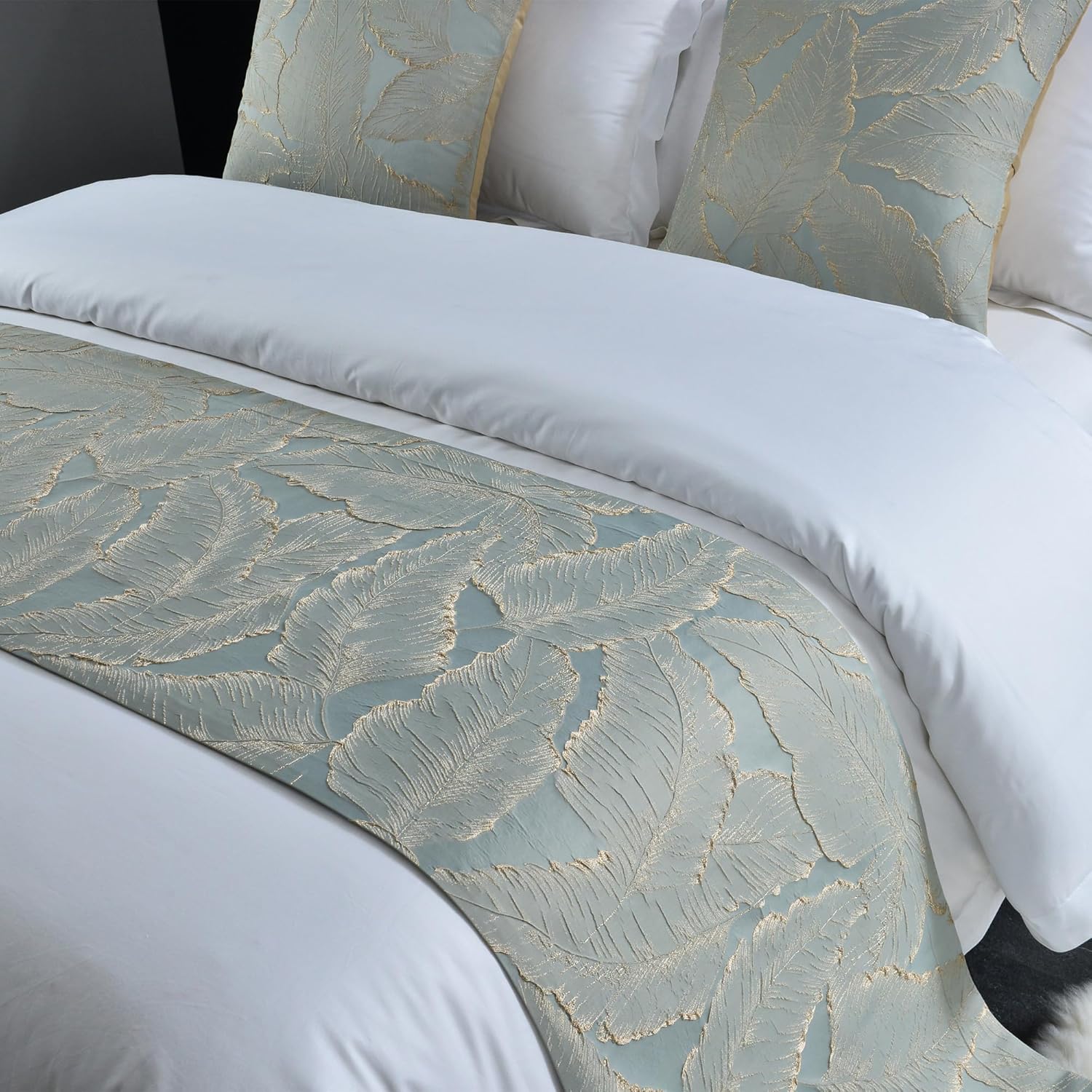 twelves Leaf Pattern Bedrunner, Jacquard Bed Scarf Luxury King Bedding Protector Slipcover Bedroom Guestroom Inn Decor
