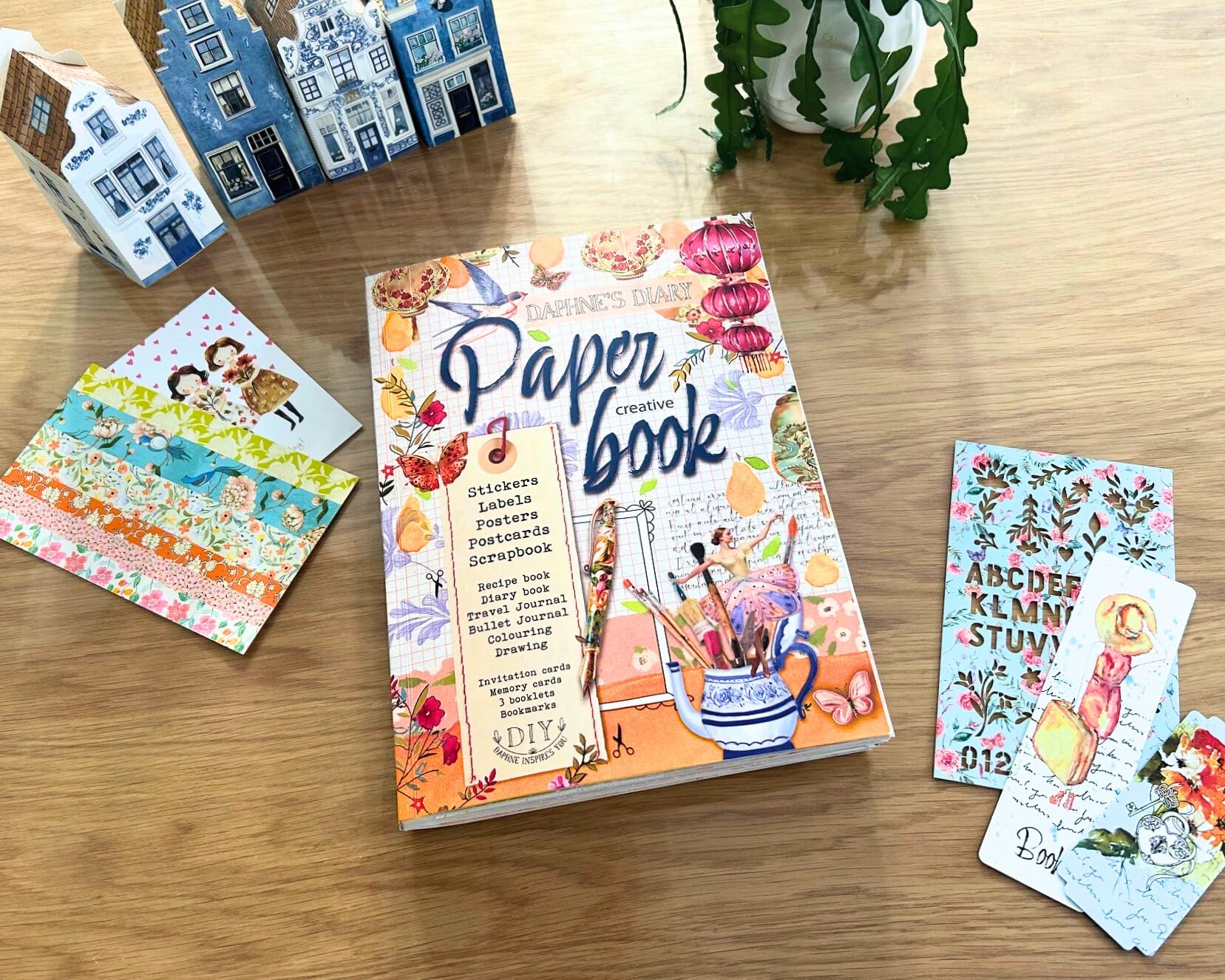 Daphne’s Diary Livre créatif en papier, extra épais 3 cm – avec carnets & papeterie : techniques papier, éléments interactifs, pages à colorier/dessiner, feuilles à plier, découper & perforer
