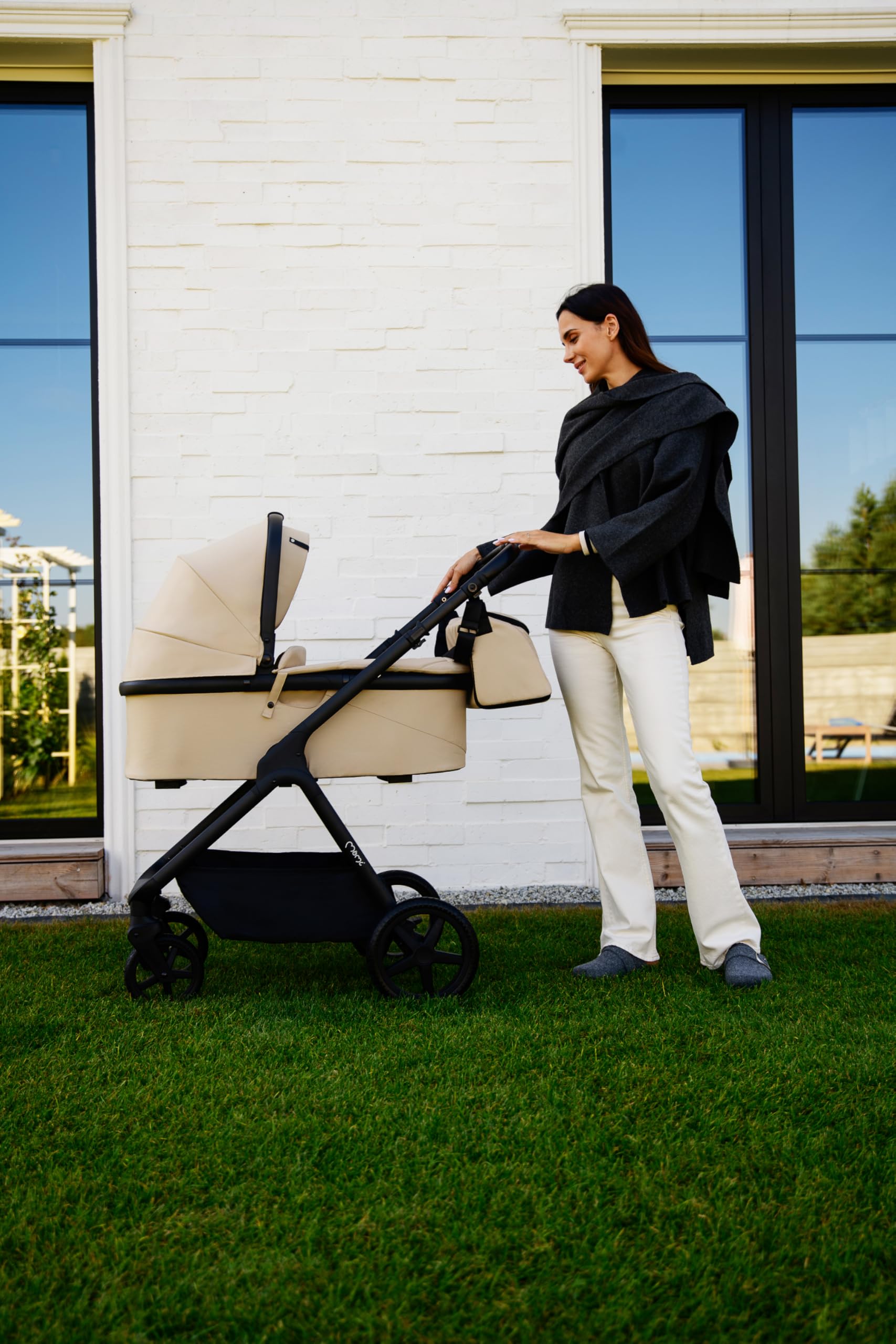 MoMi GISELLE Kombi-Kinderwagen 2 in 1 mit Buggy-Funktion, 5-Punkt-Sicherheitsgurt, ab dem 1. Lebenstag, bis 22 kg Körpergewicht (Buggy), Einkaufskorb, Matratze, Regenschutz und Wickeltasche