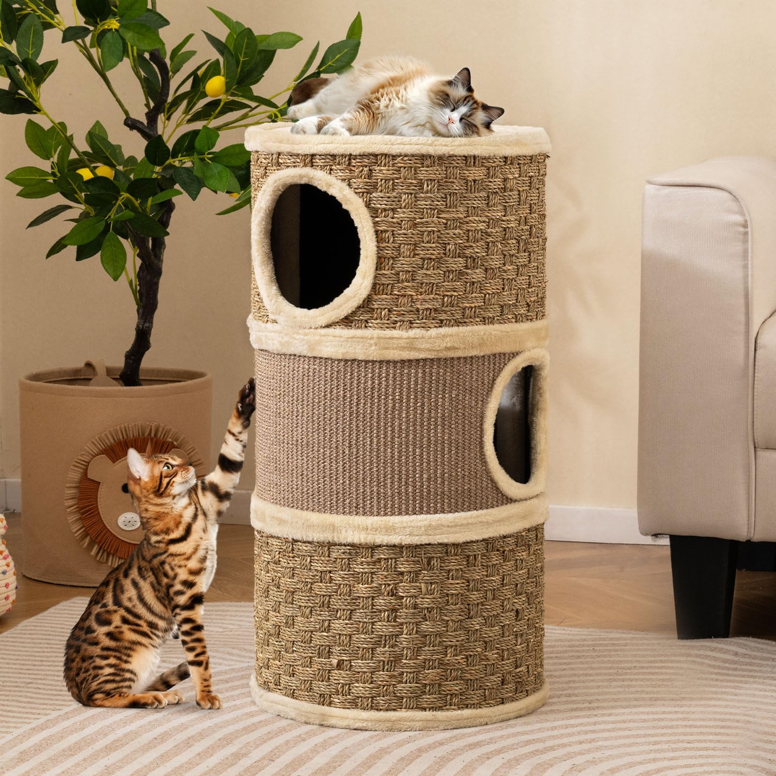 GYMAX Tonneau Griffoir avec 3 Grandes Entrées, Revêtu de Sisal et Cordes Tissées Résistants à Gratter, Perchoir Supérieur Doux à Se Reposer, Trous Internes, 36 x 36 x 70 cm