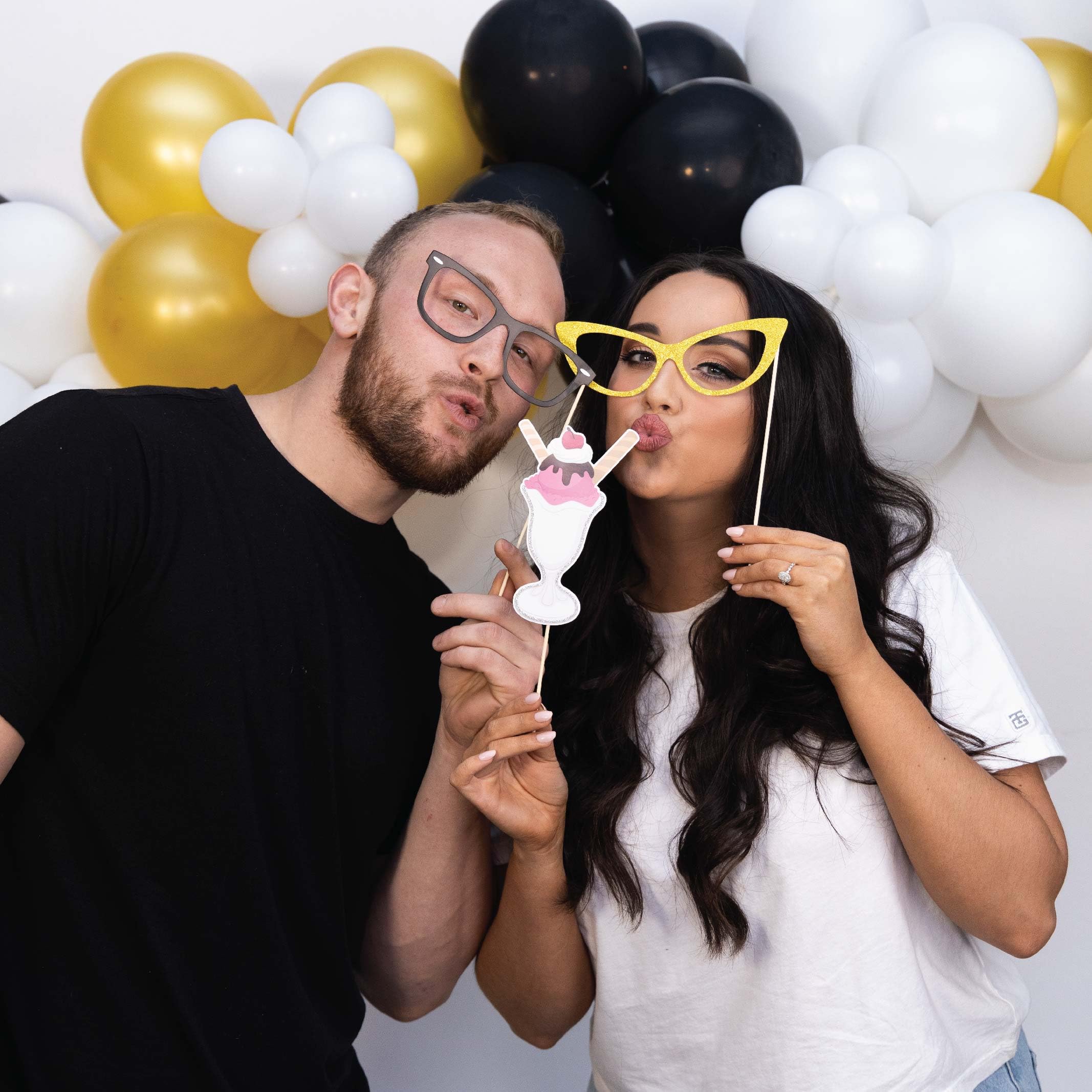 Amazon.co.jp: 50年代のフォトブース小道具 - 41点 フォトブースキット