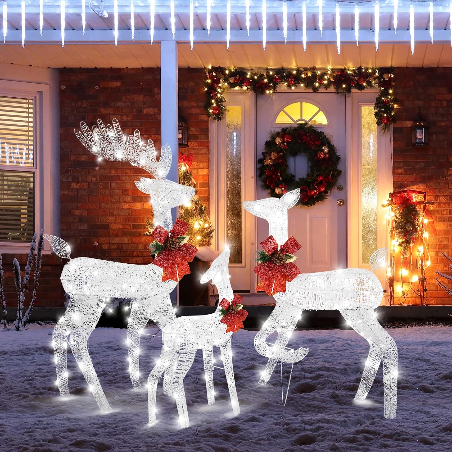 VINGLI 3-Piece Lighted Christmas Reindeer Family Set Outdoor Decorations, Weather Proof Deer Family Set of 3 Christmas Ornament Home Decor Pre-lit 270 LED Lights with Stakes, Zip Ties Secured-White