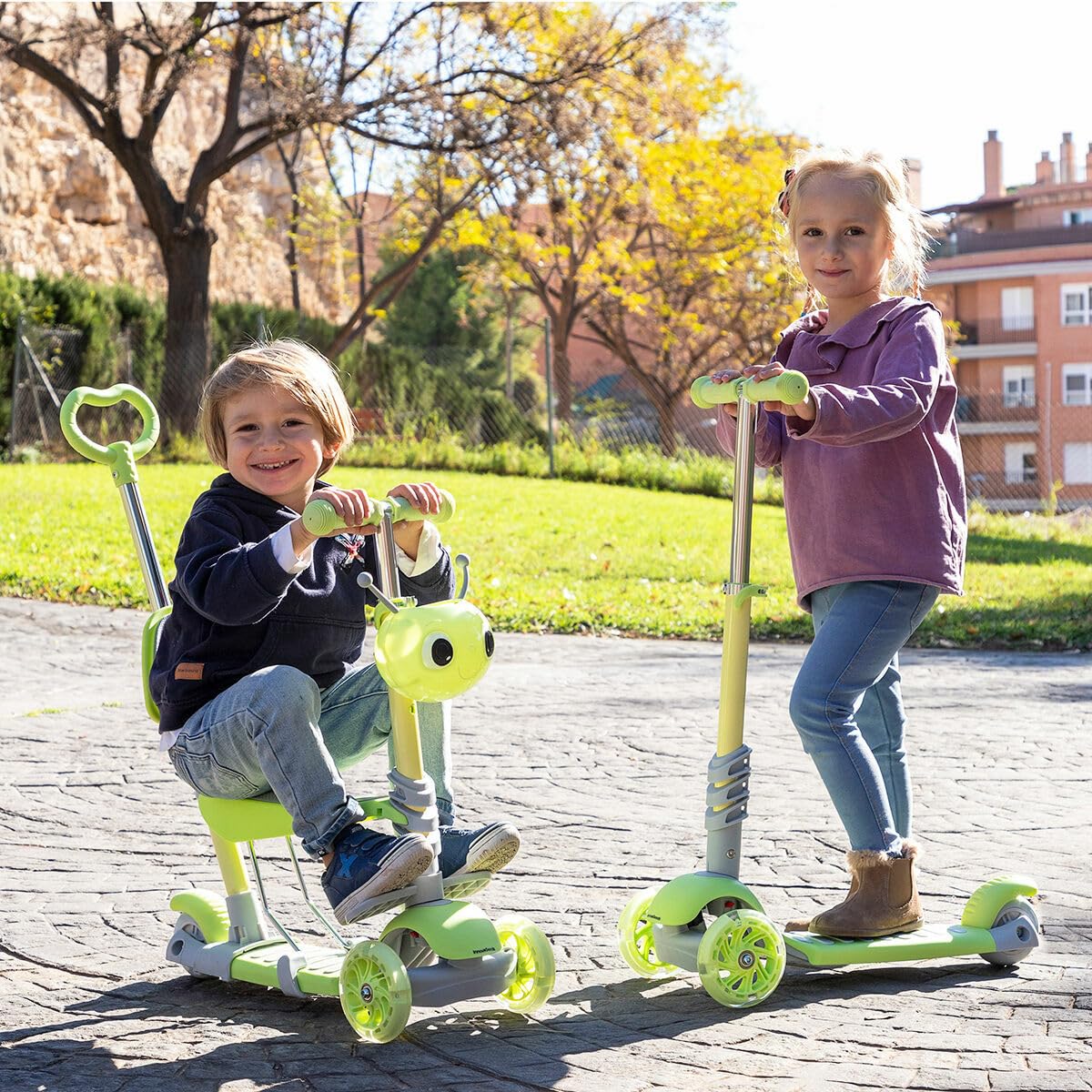 InnovaGoods® Patinete Scuvol Multiposición para Niños y Niñas 3 Años, Ajustable Con Asiento y Respaldo, 3 Ruedas LED (120mm), Cesta, Reposapiés, Mango y Freno