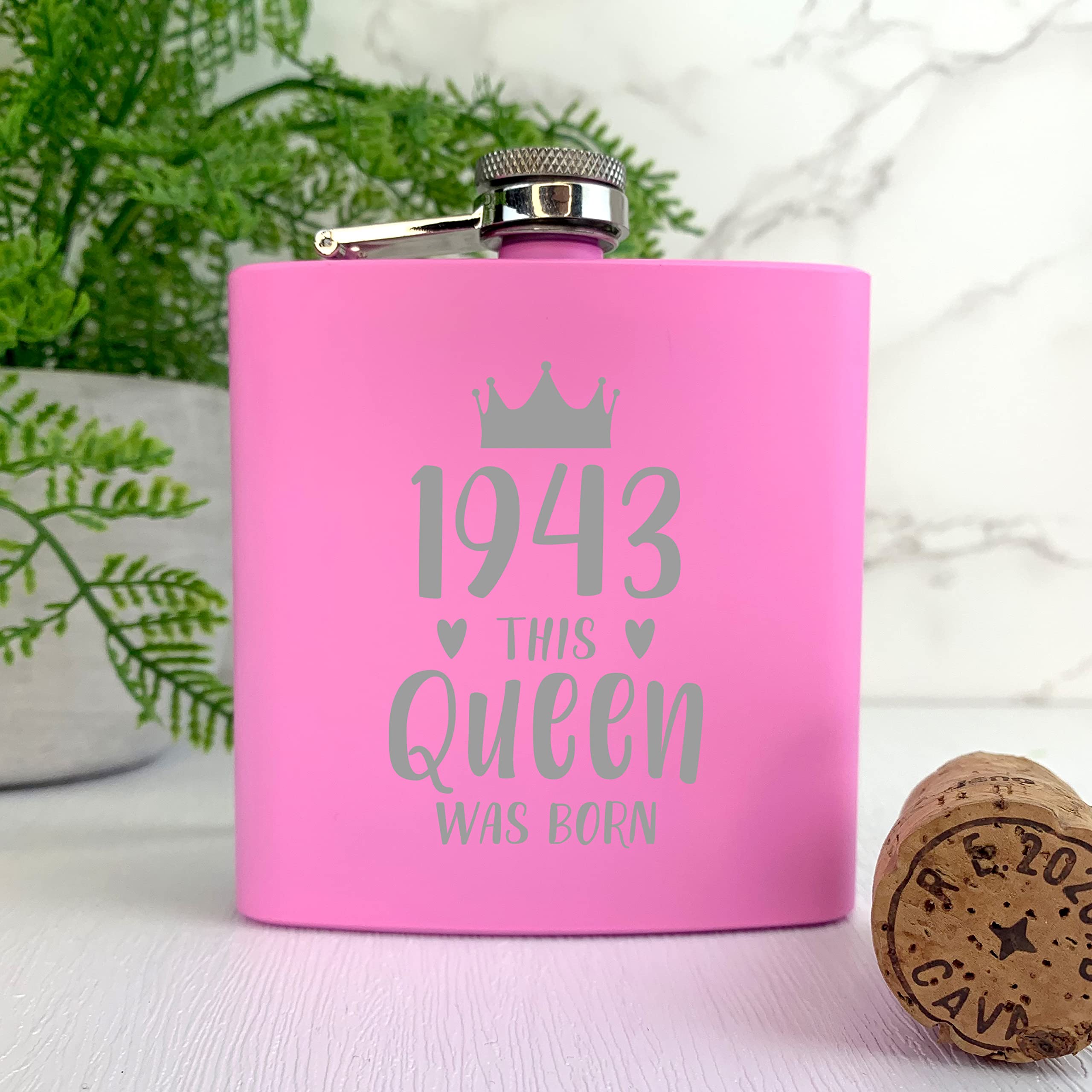 eBuyGB Engraved Pink Stainless Steel Hip Flask -1943 This Queen was Born Design - 80th Birthday Gifts for Women, Her - Eightieth Birthday Gift for Grandma, Mum, Sister, Auntie - 6oz Drinks Canteen