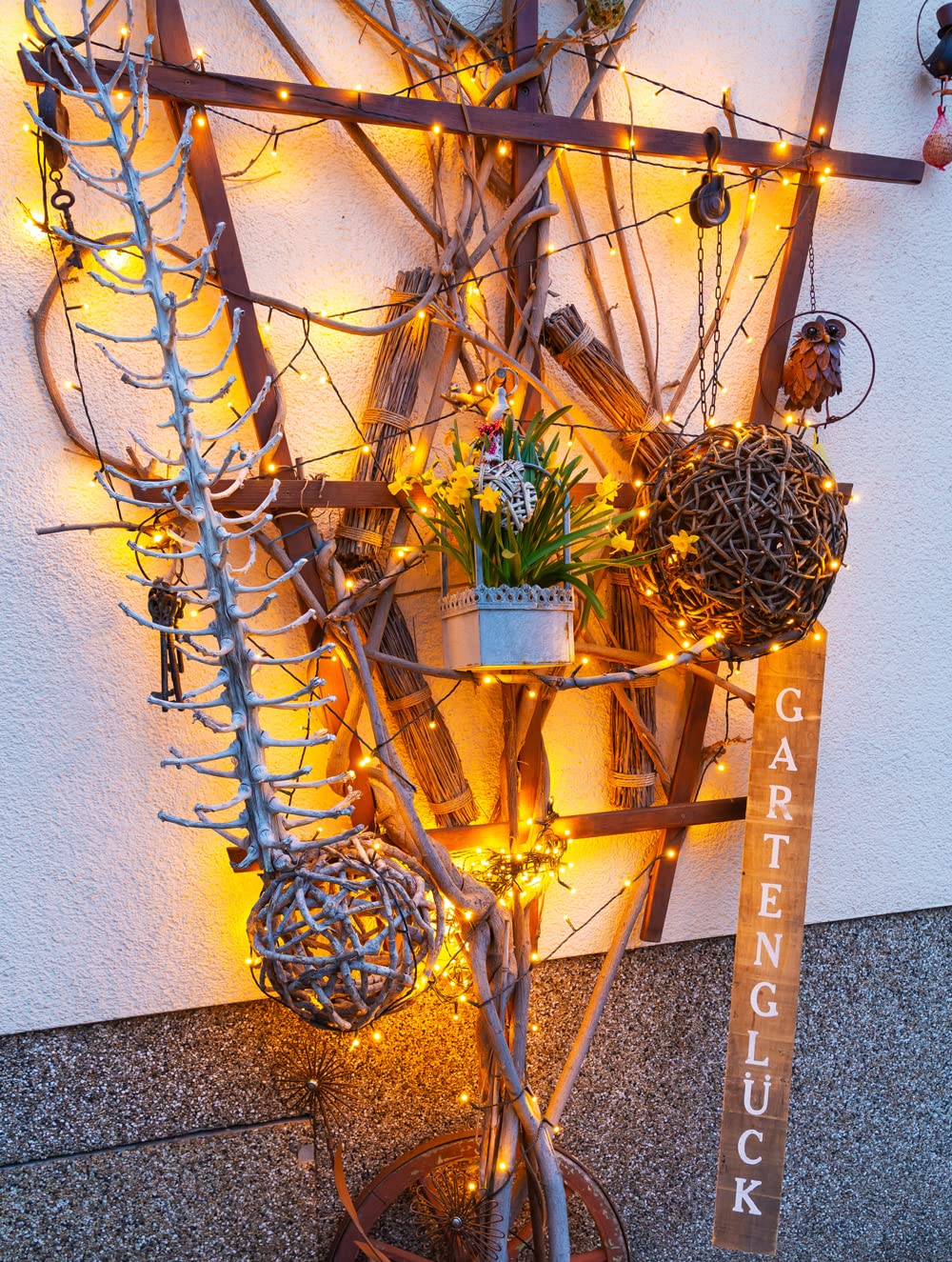 Idena 31115 - LED Lichterkette mit 1000 LEDs in Warmweiß, 8 Stunden Timer Funktion, Dimmer und Memory, mit Kabelaufroller, ca. 35 m lang, zum Basteln, als Party Deko, Weihnachtsdeko, zur Hochzeit