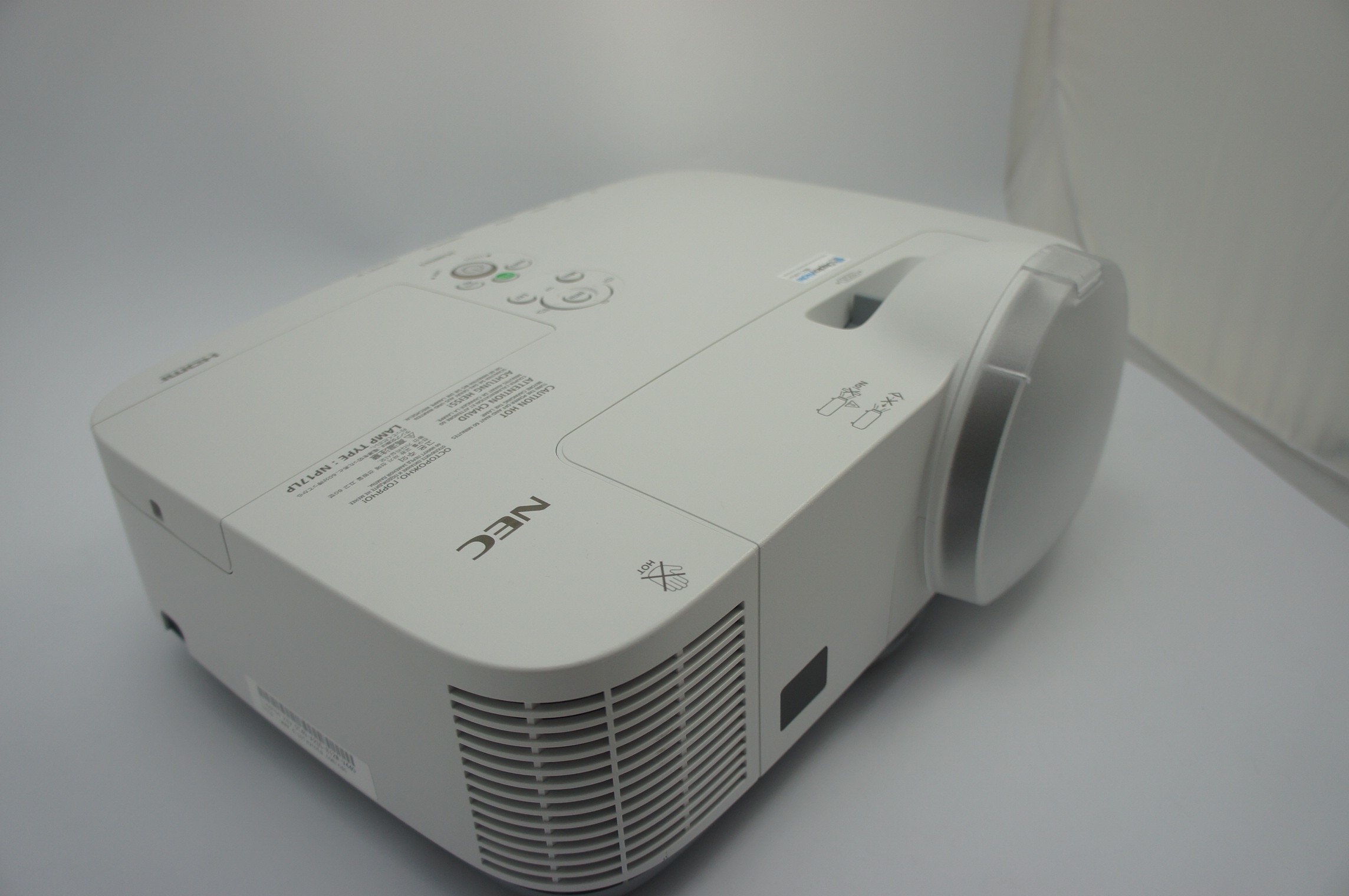 Vidéoprojecteur Nec M300WS technologie 3 LCD et résolution 1280 x 800 blanc - 8