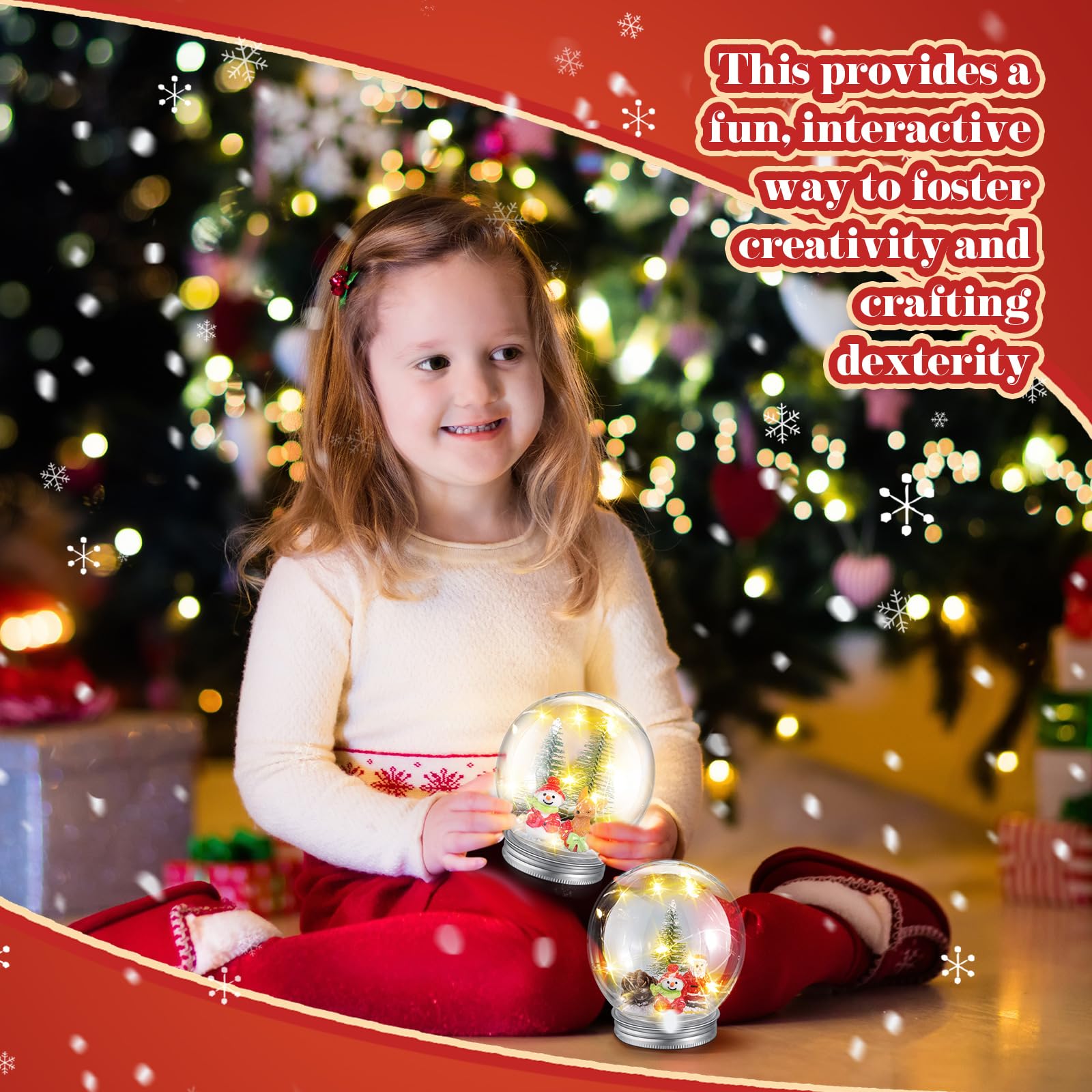 Liliful Lot de 24 boules à neige LED en plastique transparent avec mini sapin de Noël artificiel pomme de pin Père Noël, bonshommes de neige, renne, flocons de neige artificiels pour Noël, vacances,