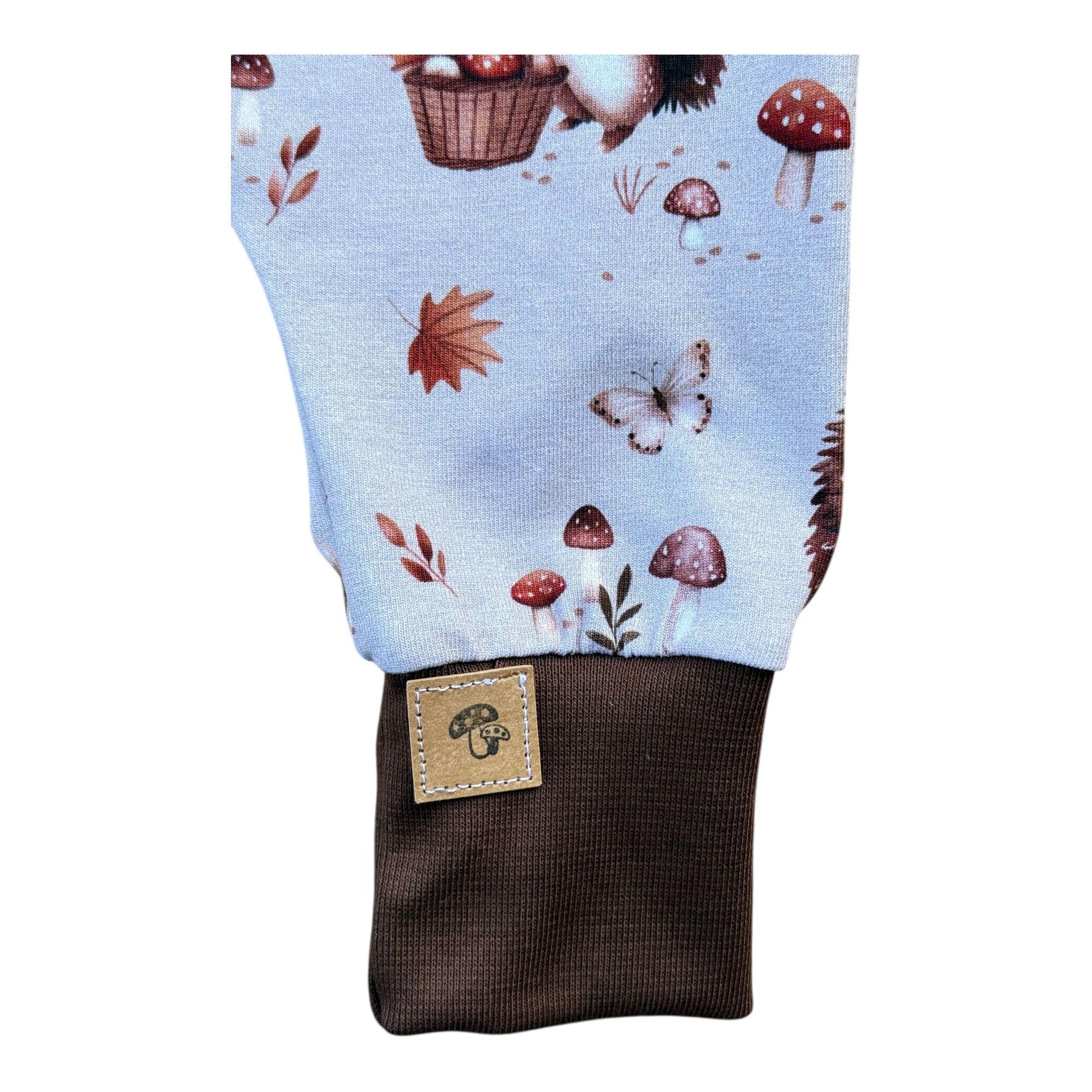 Igelchen Herbsttraum – Handgemachter Baby-Strampler