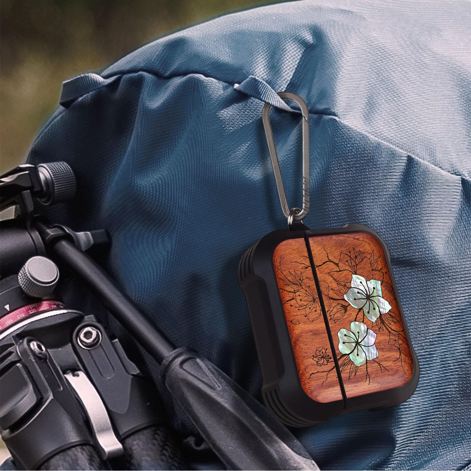 Carveit Etui kompatybilne z AirPods Pro 3 (2025), etui ochronne [grawerunek z drewna i muszla] [tytanowe szybkie zapięcie] do Airpods Pro 3 Skin 2025 etui (różowe skrzydło Sakura)