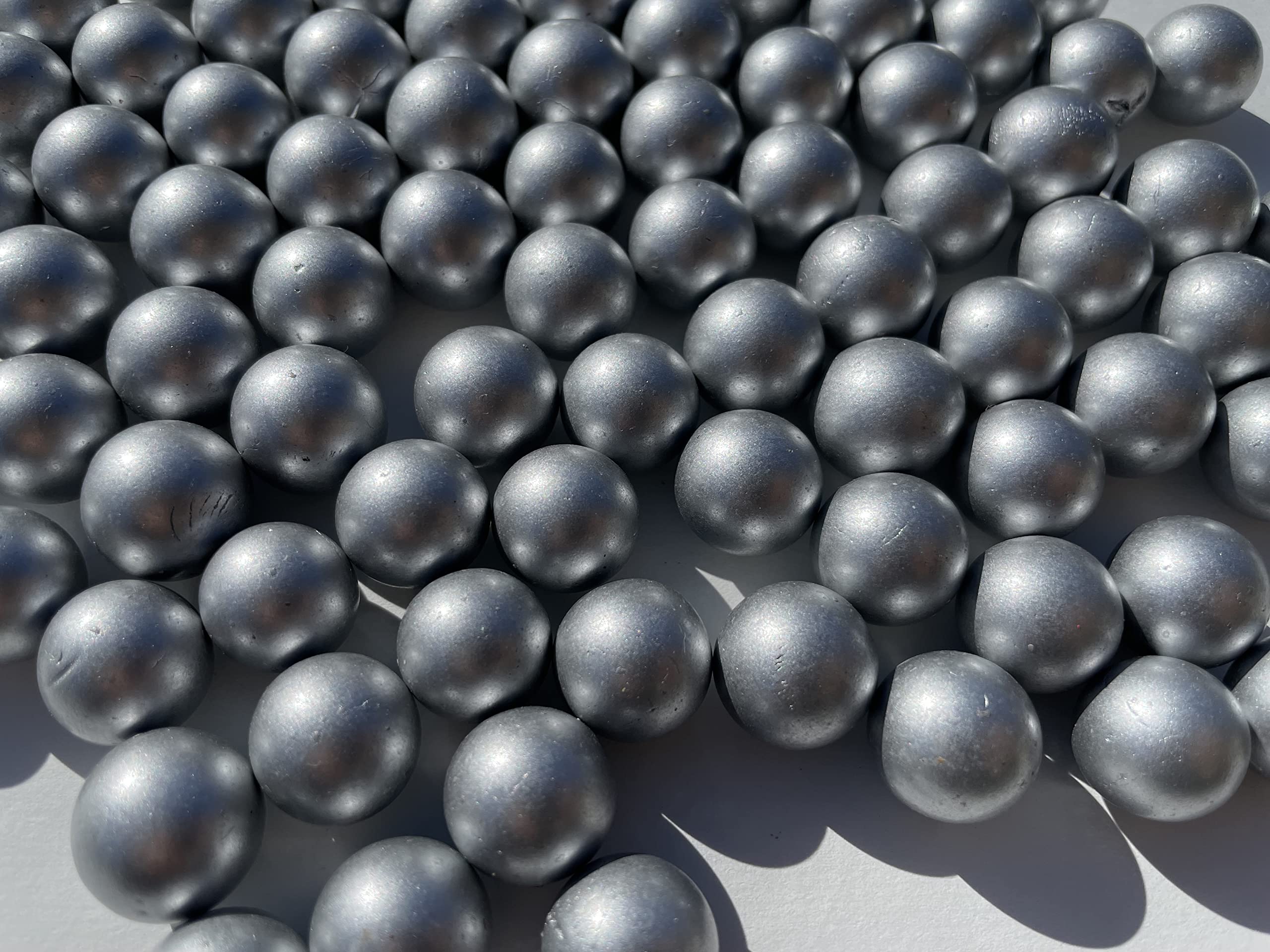 Lot de 90 billes de verre argentées de 500 g - 16 mm - Pierres en verre - Remplissage de vases - Argent - Pierres à paillettes - Coupes décoratives - Jeu de billes en verre